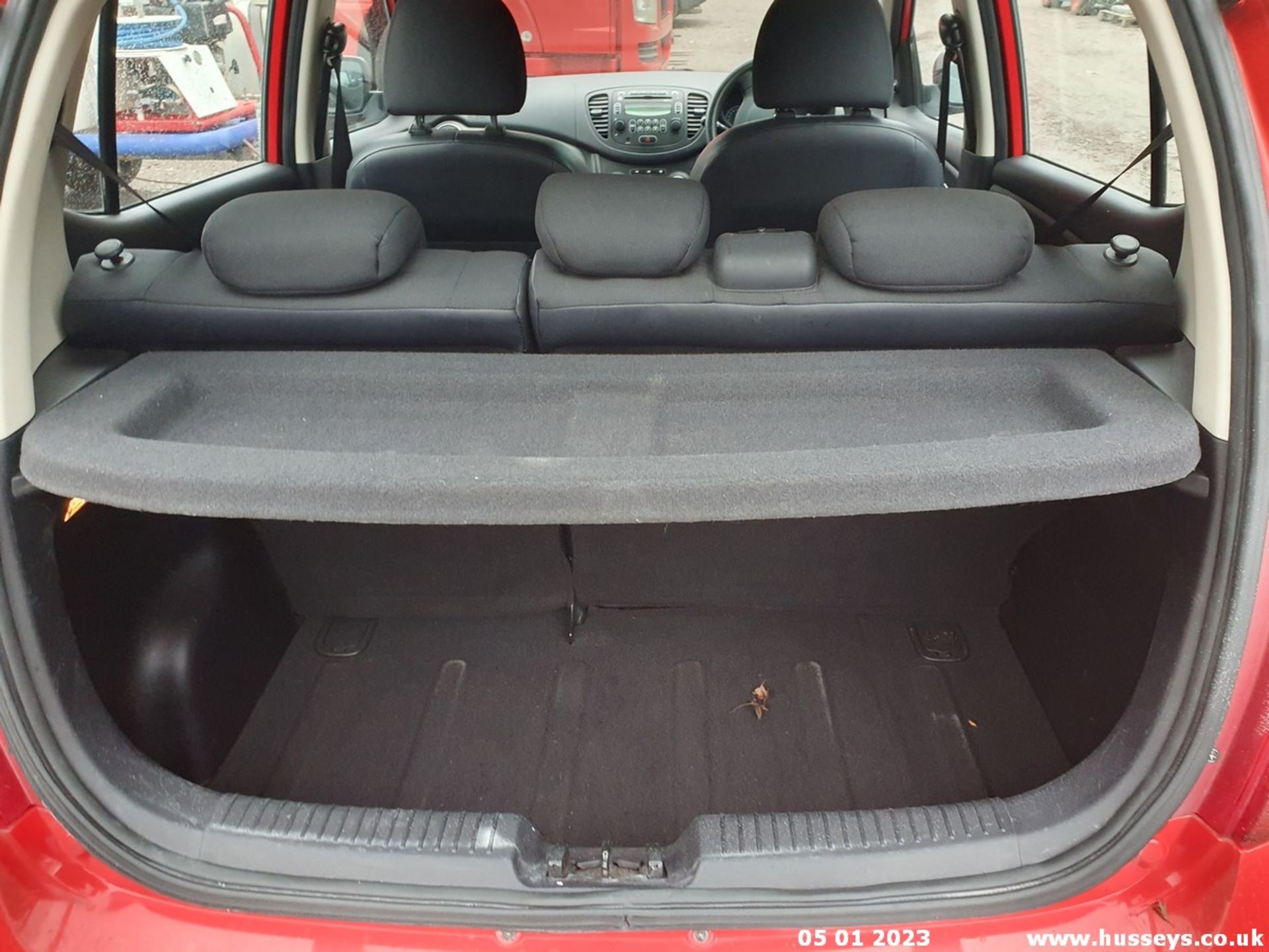 10/59 HYUNDAI I10 CLASSIC - 1248cc 5dr Hatchback (Red, 73k) - Image 16 of 32