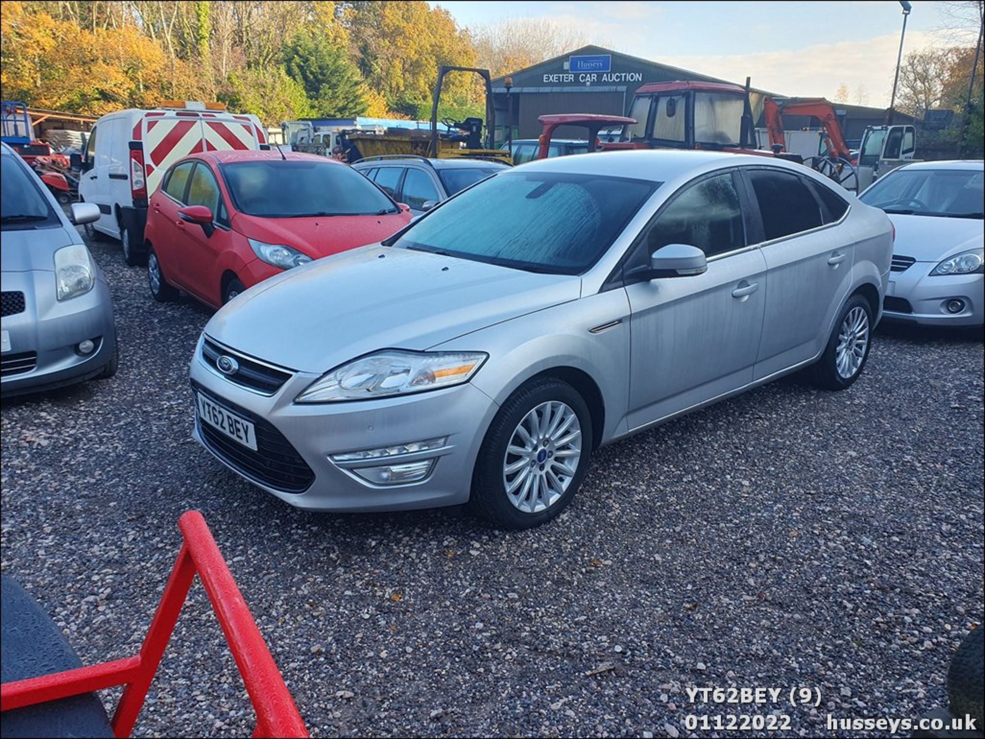 12/62 FORD MONDEO ZETEC BUSINESS EDN - 1997cc 5dr Hatchback (Silver, 204k) - Image 9 of 31