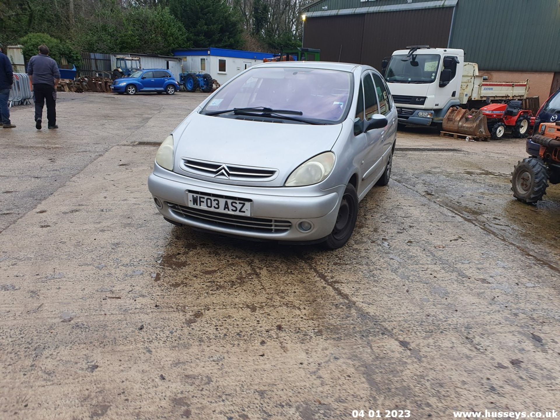 03/03 CITROEN XSARA PICASSO DESIRE - 1587cc 5dr MPV (Silver, 133k) - Image 4 of 32