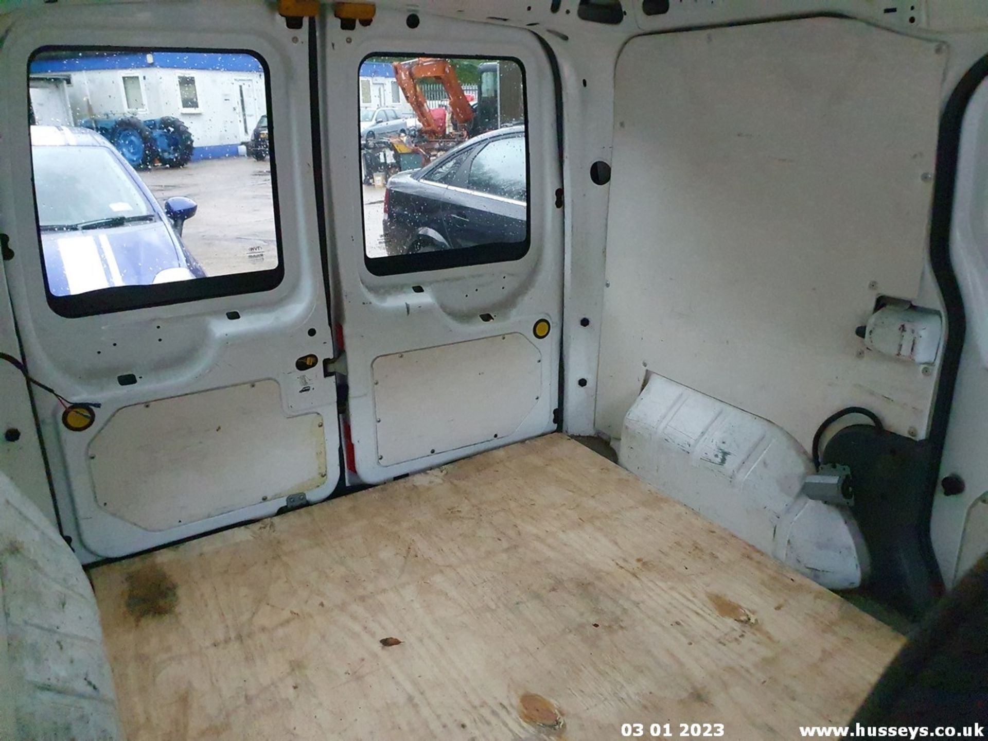 12/12 FORD TRANSIT CONNECT 90 T200 - 1753cc Van (White, 100k) - Image 13 of 20