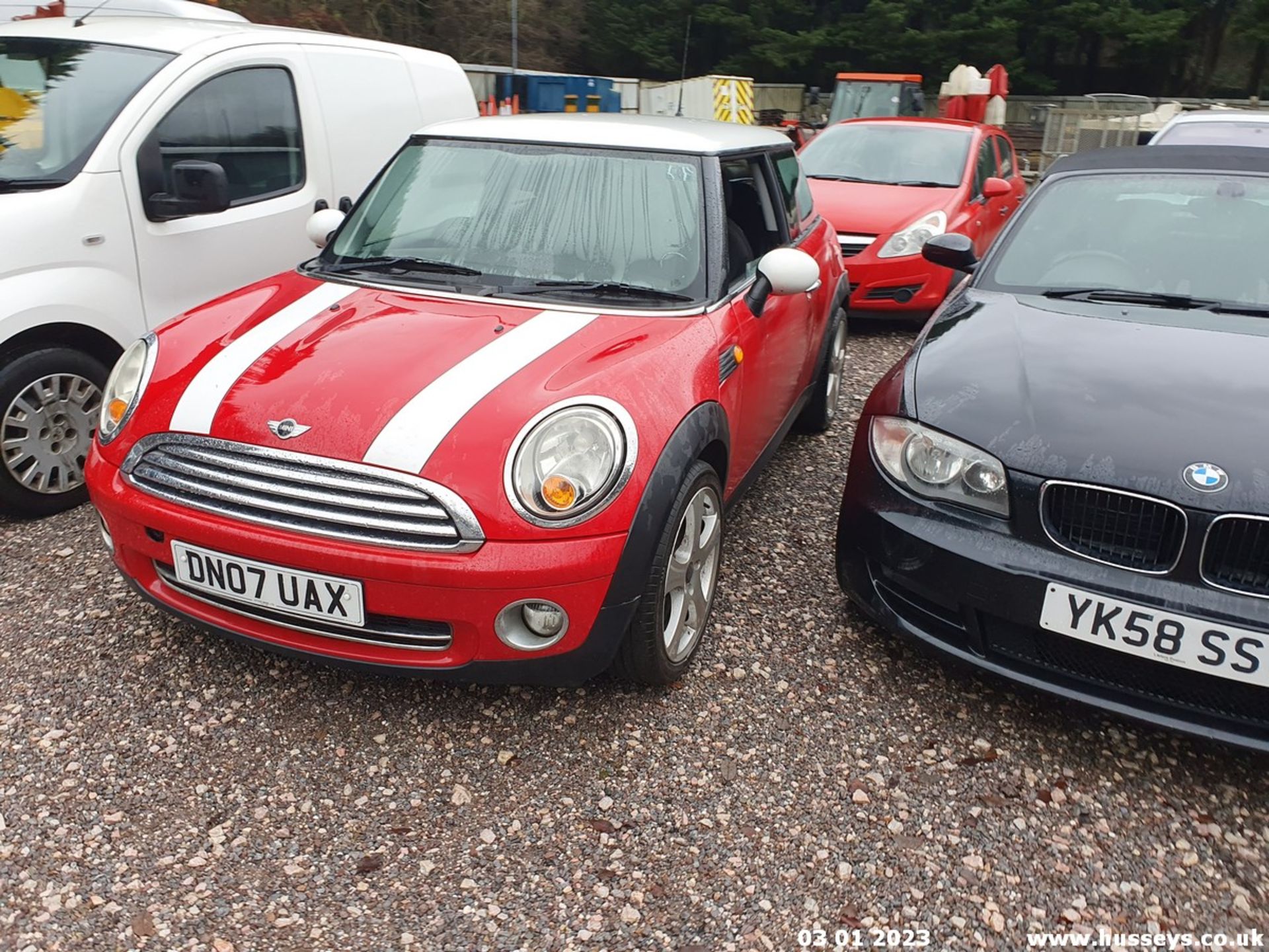 07/07 MINI COOPER - 1598cc 3dr Hatchback (Red, 104k) - Image 7 of 21