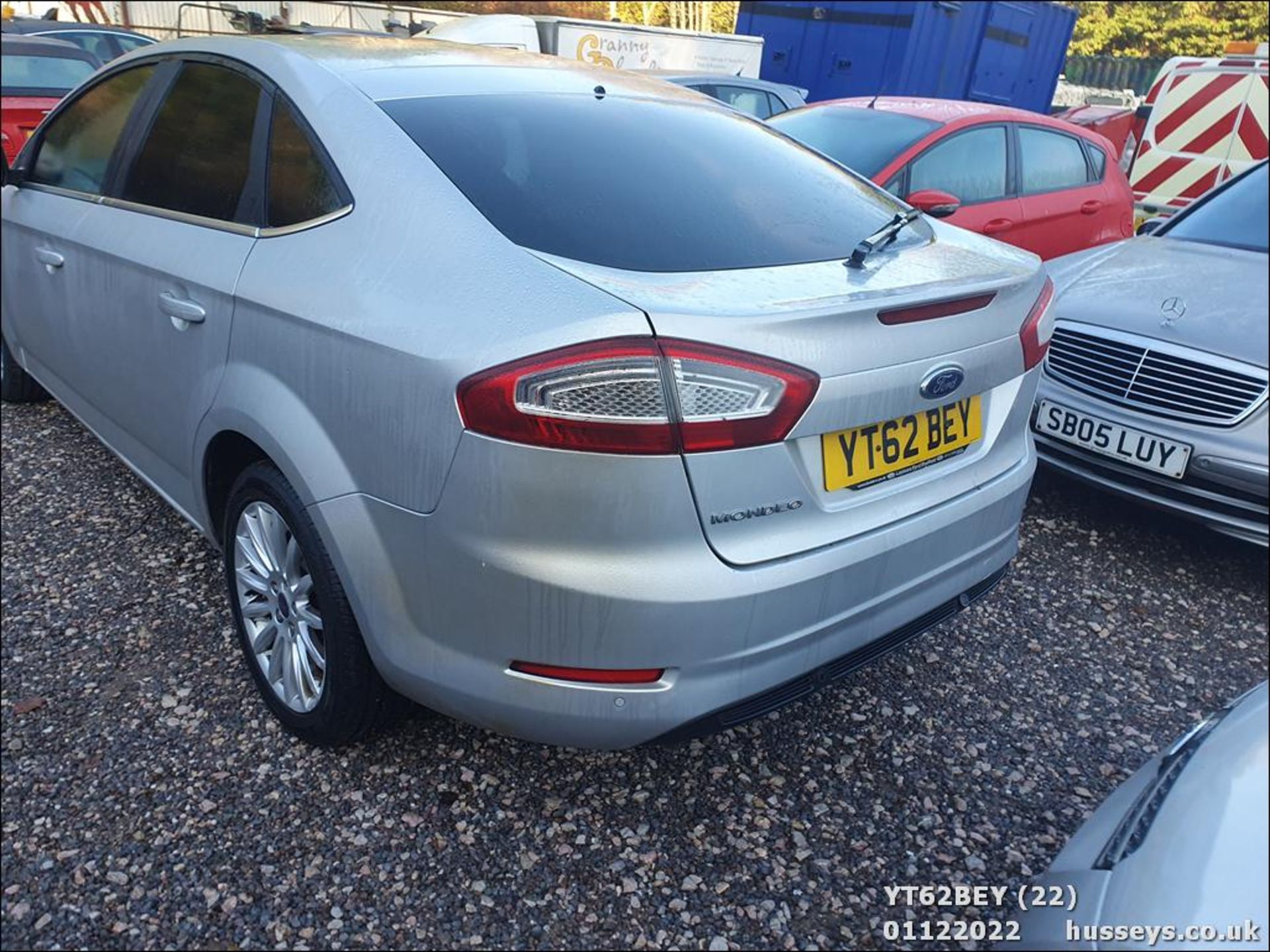 12/62 FORD MONDEO ZETEC BUSINESS EDN - 1997cc 5dr Hatchback (Silver, 204k) - Image 22 of 31