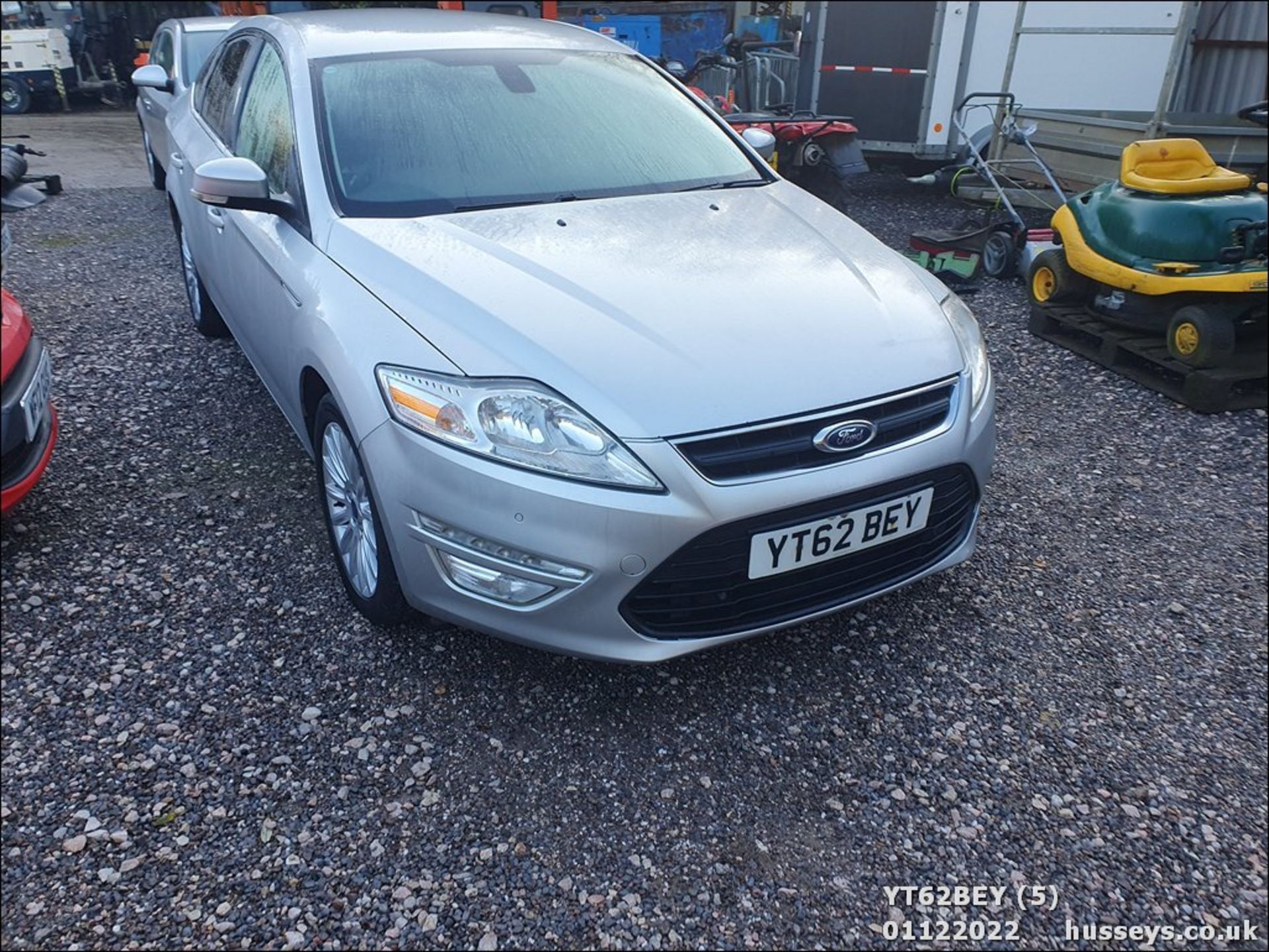 12/62 FORD MONDEO ZETEC BUSINESS EDN - 1997cc 5dr Hatchback (Silver, 204k) - Image 5 of 31