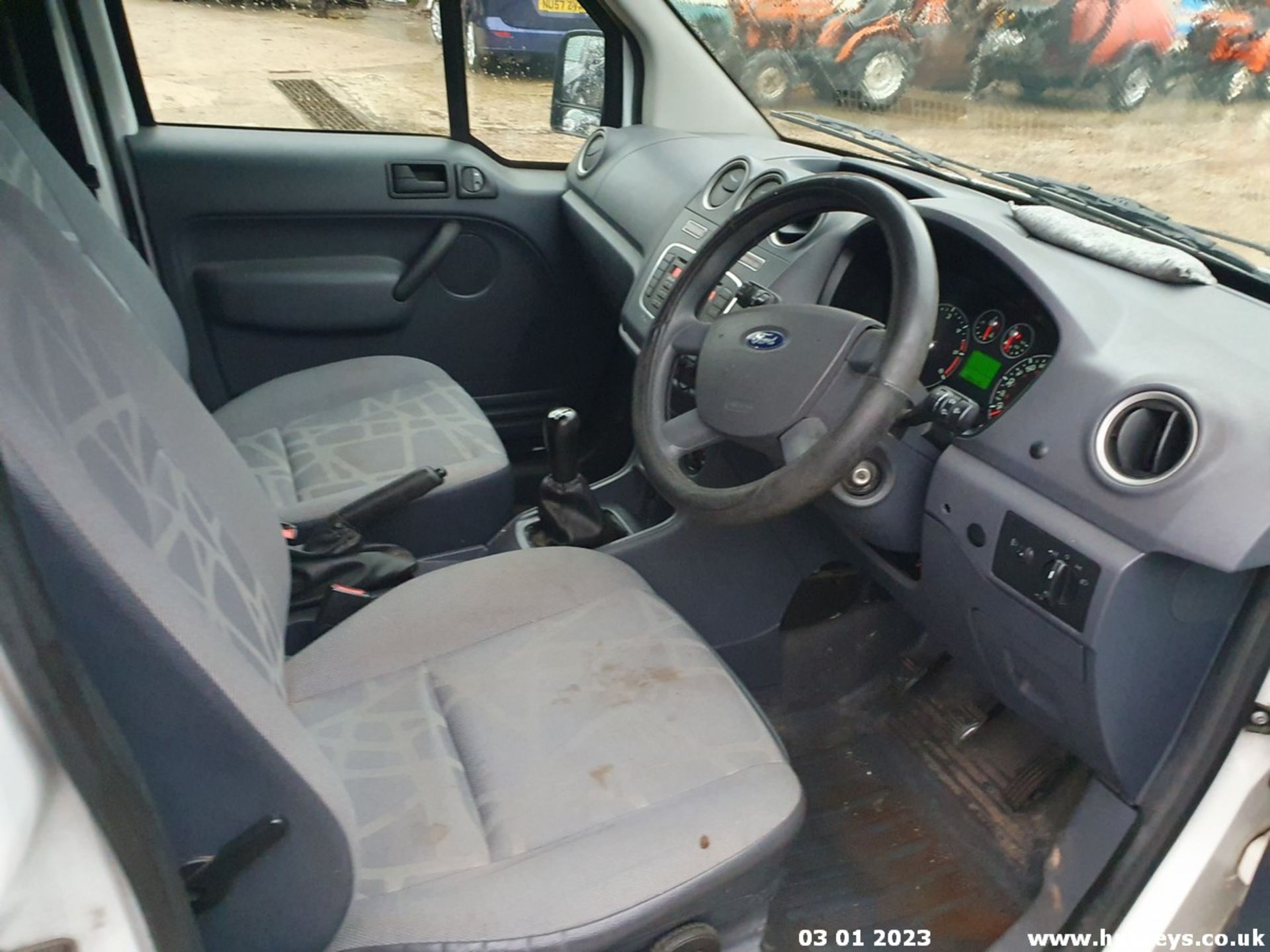 12/12 FORD TRANSIT CONNECT 90 T200 - 1753cc Van (White, 100k) - Image 12 of 20