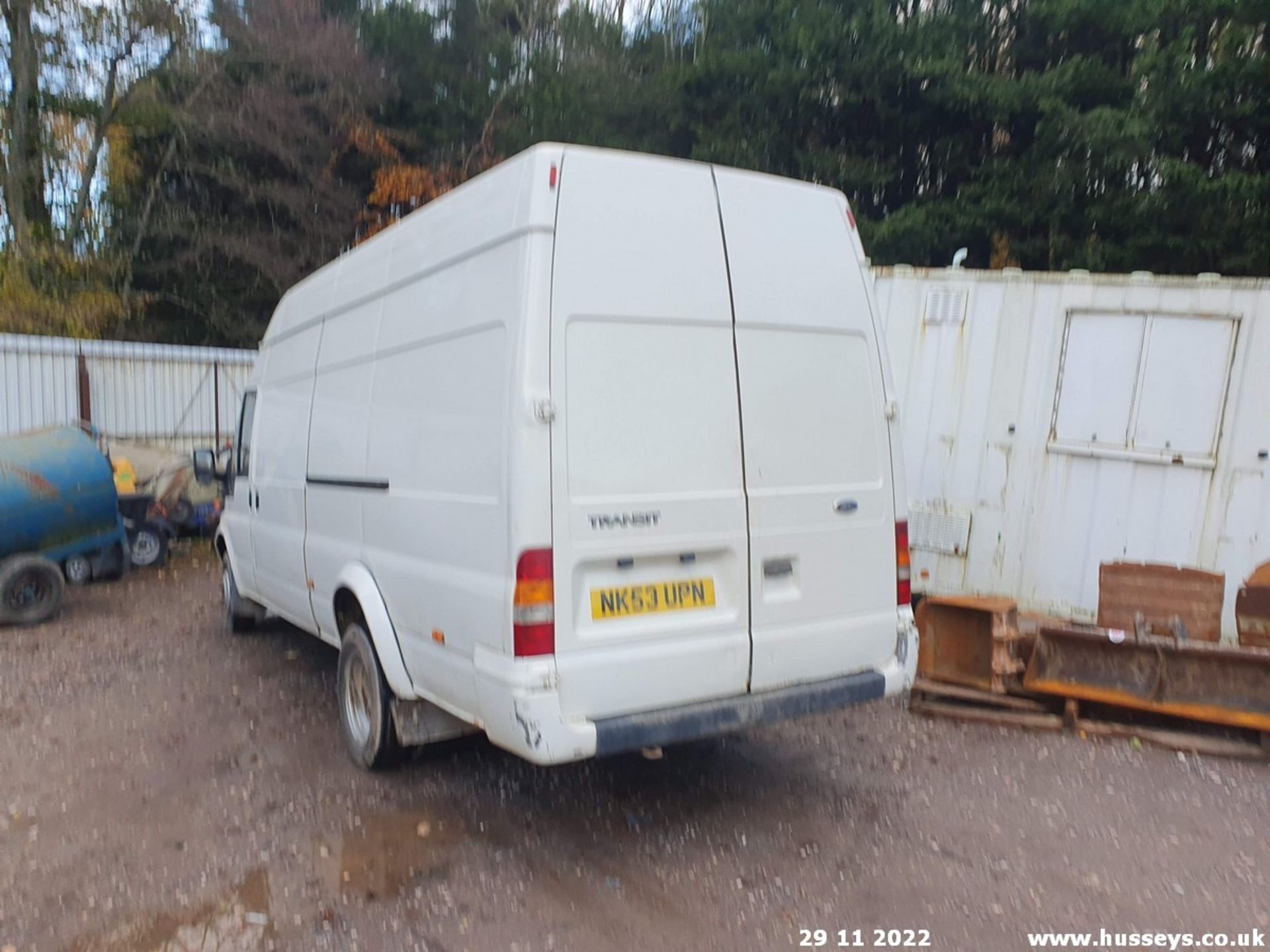 04/53 FORD TRANSIT 350 - 2402cc 5dr Van (White) - Image 14 of 21