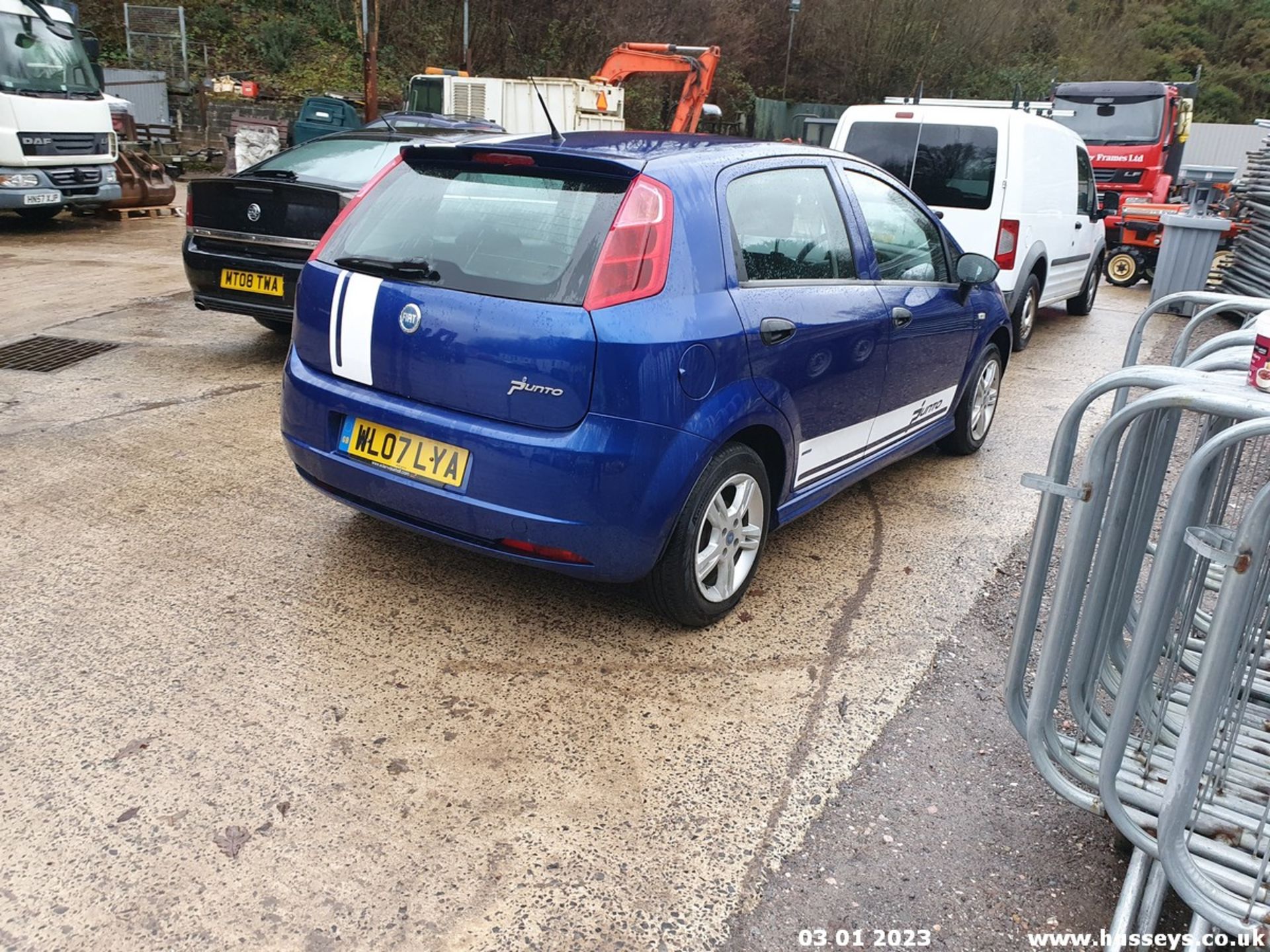 07/07 FIAT PUNTO ACTIVE - 1242cc 5dr Hatchback (Blue, 110k) - Image 3 of 31