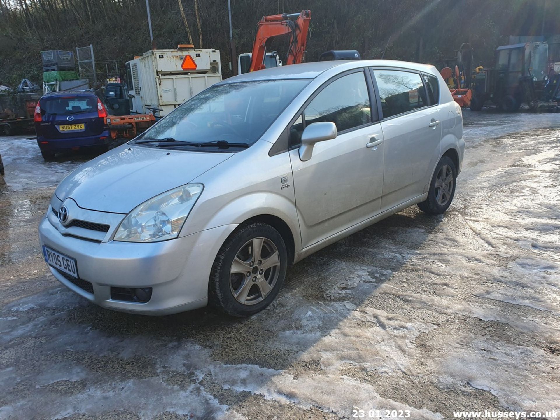 05/05 TOYOTA COROLLA VERSO D-4D T3 - 1995cc 5dr MPV (Silver, 129k) - Image 8 of 33