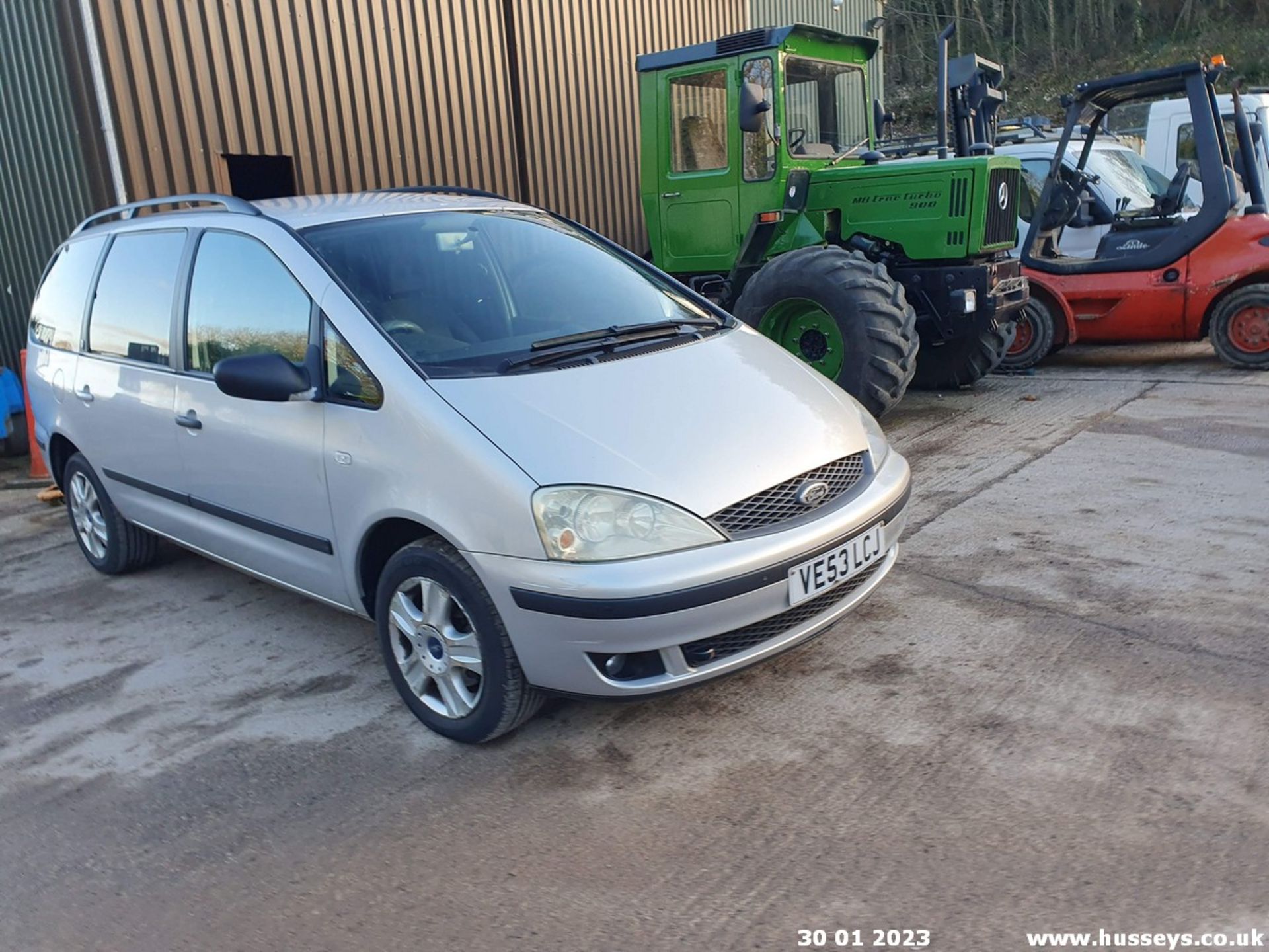 03/53 FORD GALAXY GHIA TDI - 1896cc 5dr MPV (Silver) - Image 25 of 33