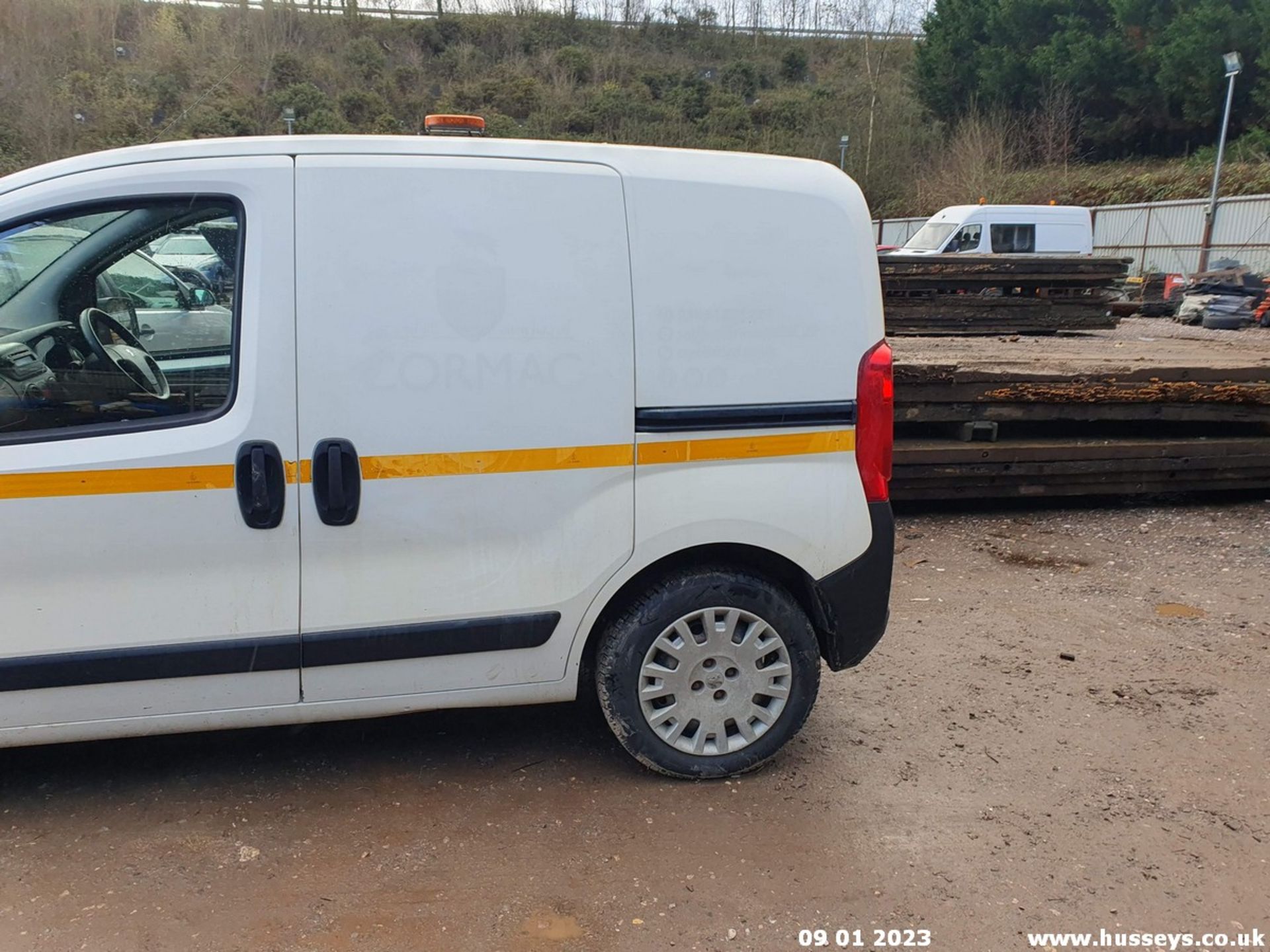 13/13 PEUGEOT BIPPER SE HDI - 1248cc 5dr Van (White, 137k) - Image 8 of 37