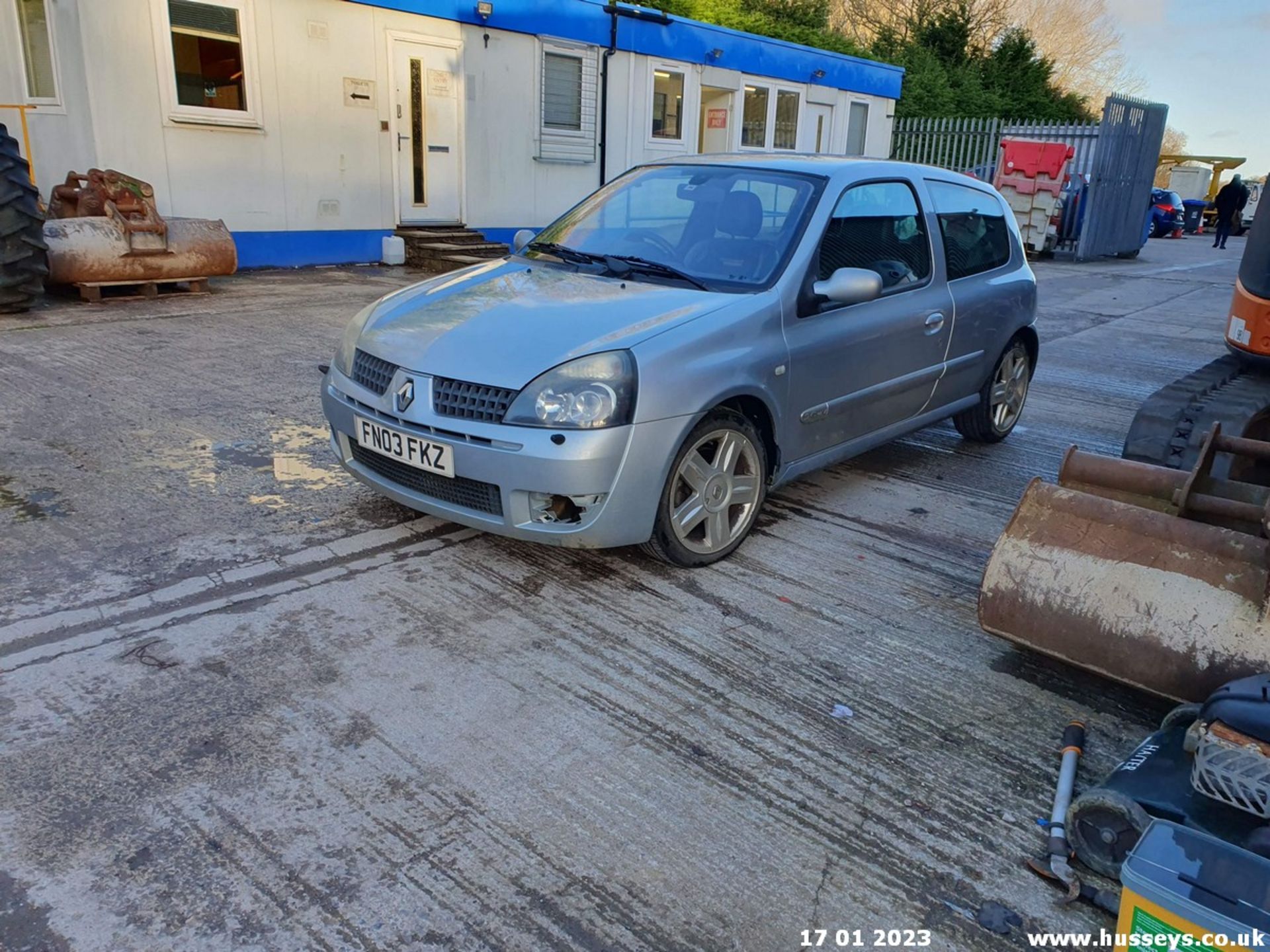 03/03 RENAULT CLIO SPORT - 1998cc 3dr Hatchback (Silver, 148k) - Image 17 of 25