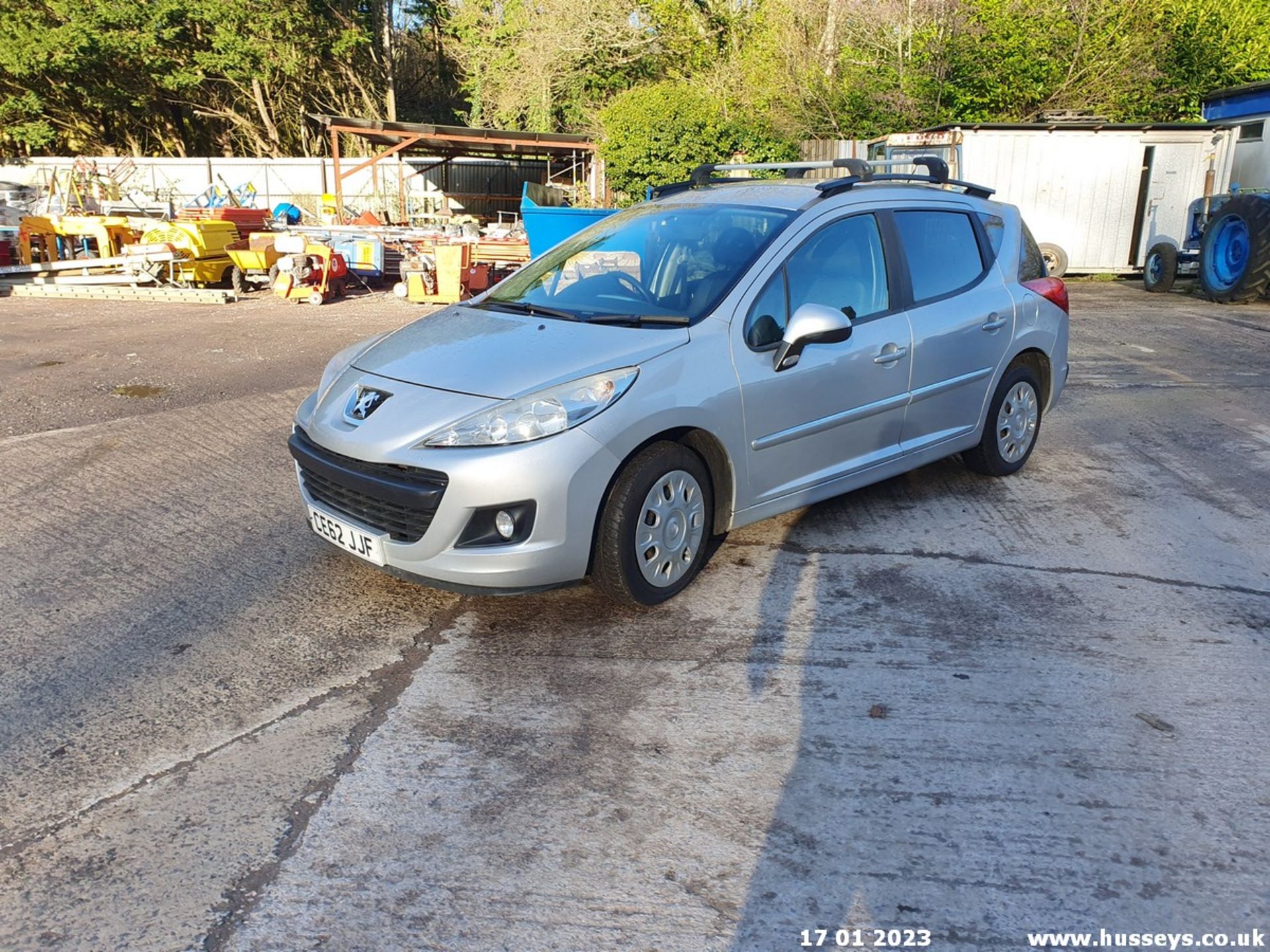 12/62 PEUGEOT 207 ACCESS SW - 1360cc 5dr Estate (Silver, 116k) - Image 7 of 37