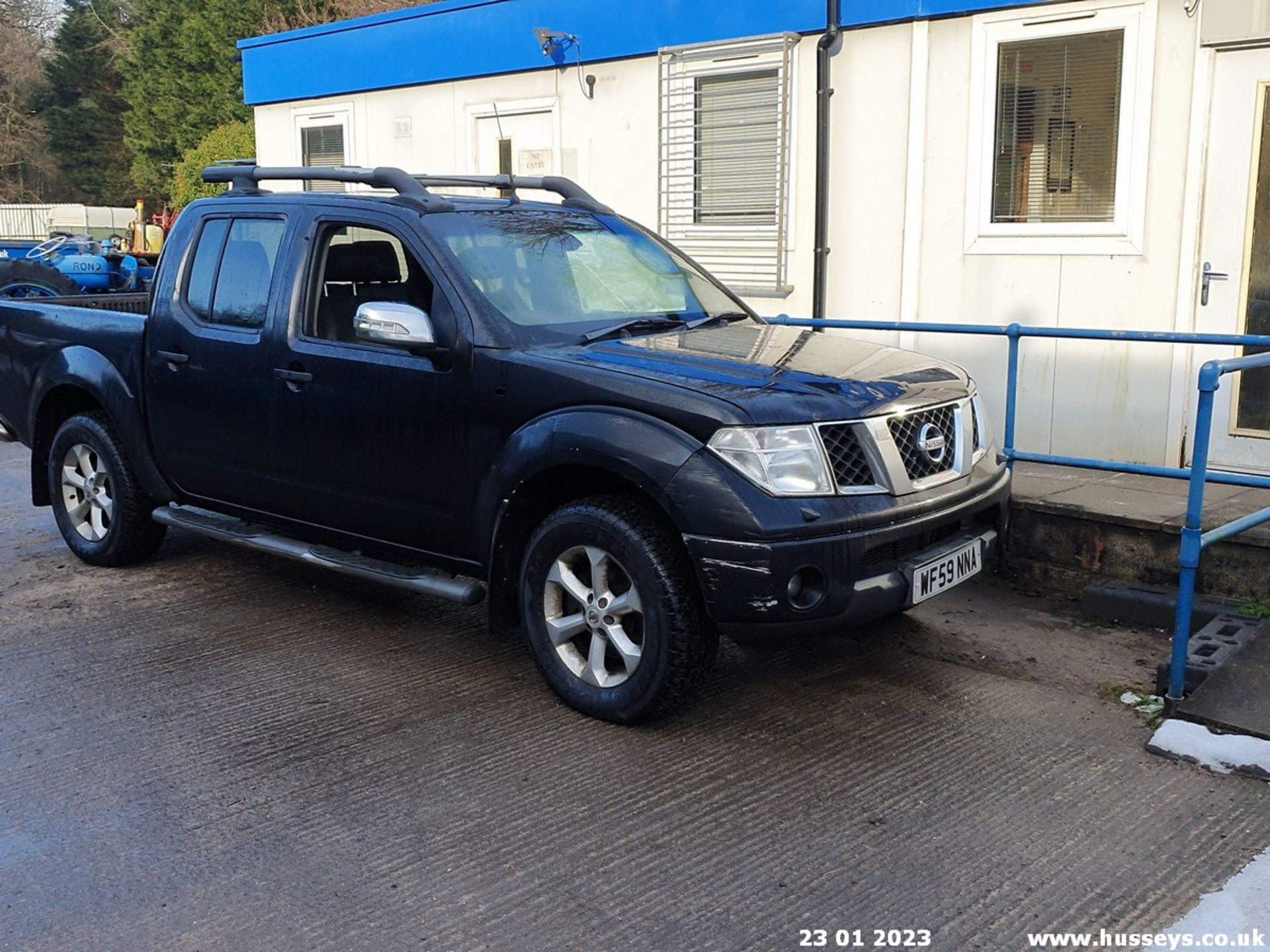 09/59 NISSAN NAVARA TEKNA D/C DCI - 2488cc 4dr Pickup (Black, 88k) - Image 26 of 58