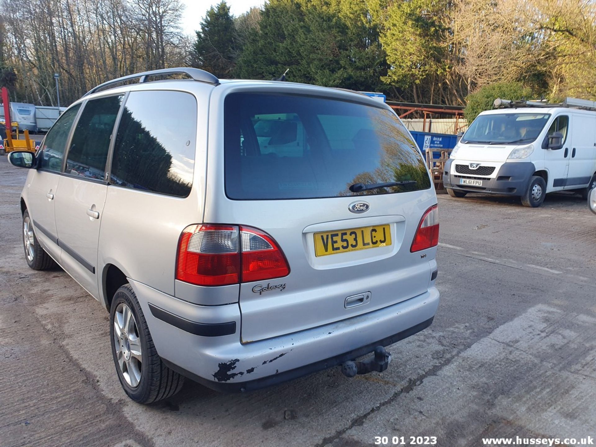 03/53 FORD GALAXY GHIA TDI - 1896cc 5dr MPV (Silver) - Image 8 of 33