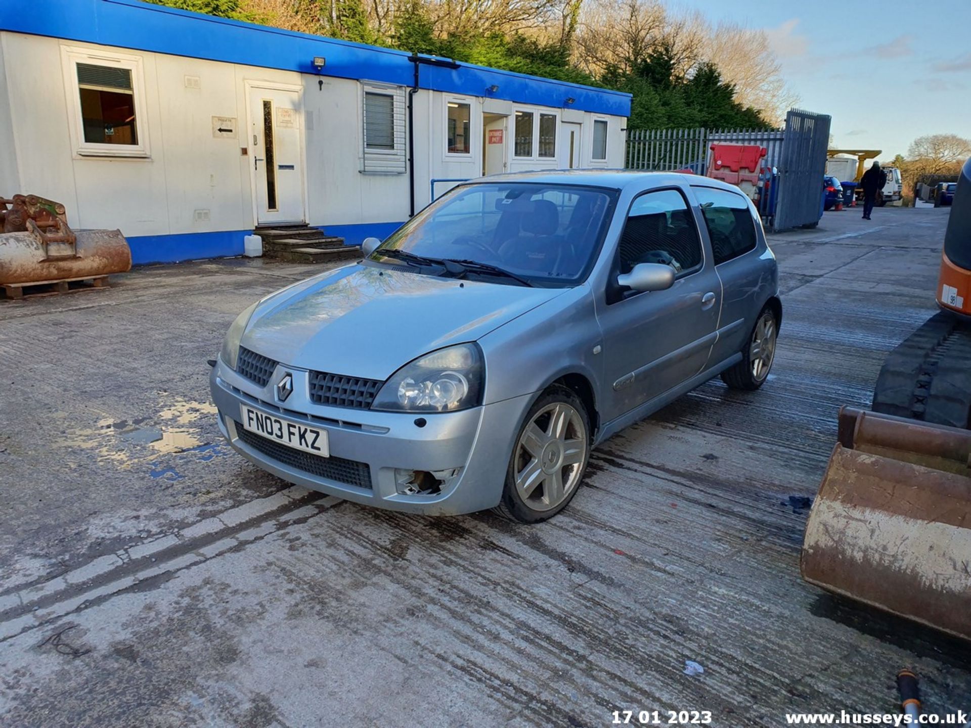 03/03 RENAULT CLIO SPORT - 1998cc 3dr Hatchback (Silver, 148k) - Image 16 of 25