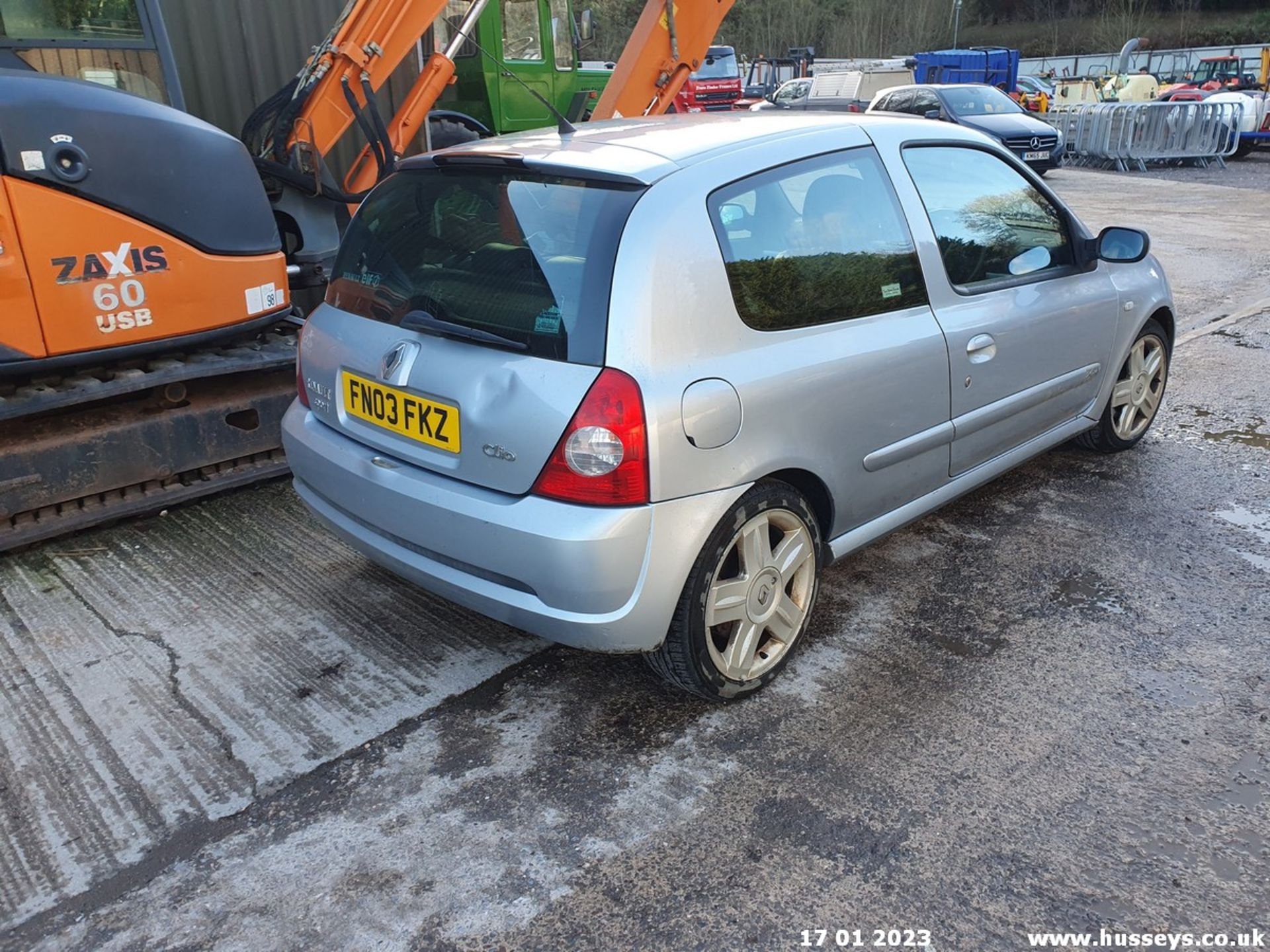 03/03 RENAULT CLIO SPORT - 1998cc 3dr Hatchback (Silver, 148k) - Image 7 of 25