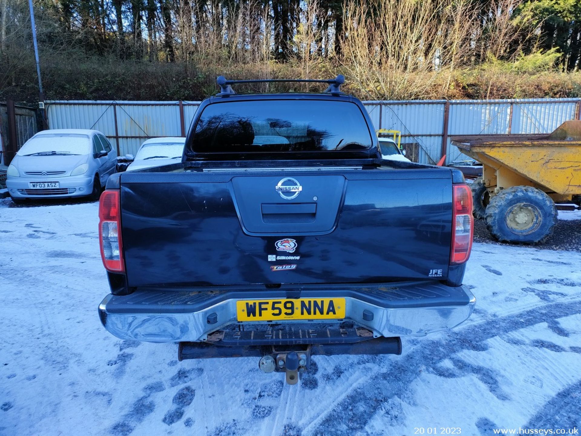 09/59 NISSAN NAVARA TEKNA D/C DCI - 2488cc 4dr Pickup (Black, 88k) - Image 11 of 58