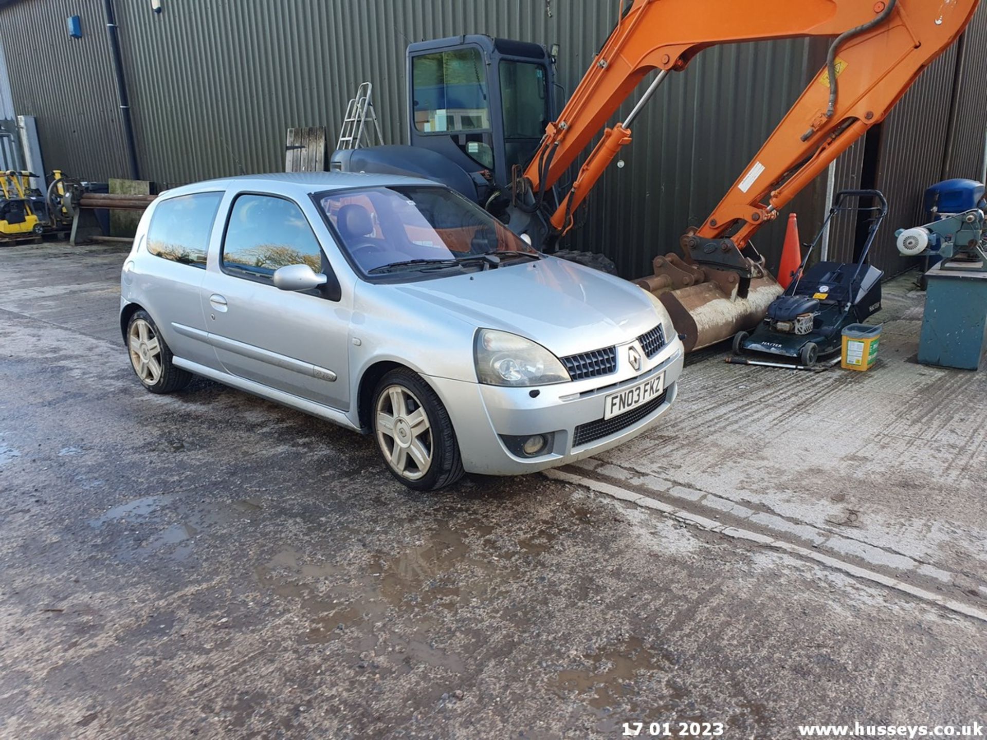 03/03 RENAULT CLIO SPORT - 1998cc 3dr Hatchback (Silver, 148k) - Image 2 of 25