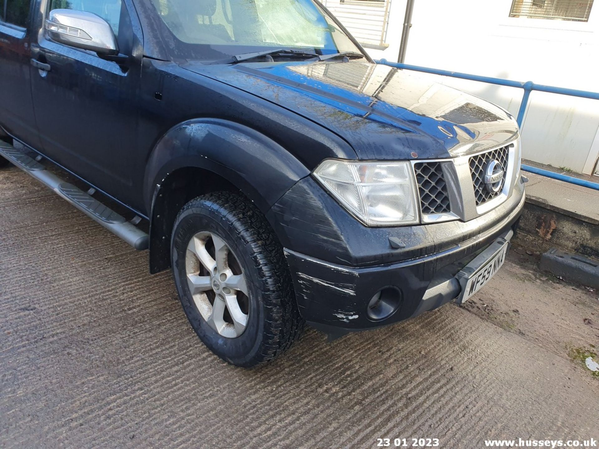 09/59 NISSAN NAVARA TEKNA D/C DCI - 2488cc 4dr Pickup (Black, 88k) - Image 30 of 58