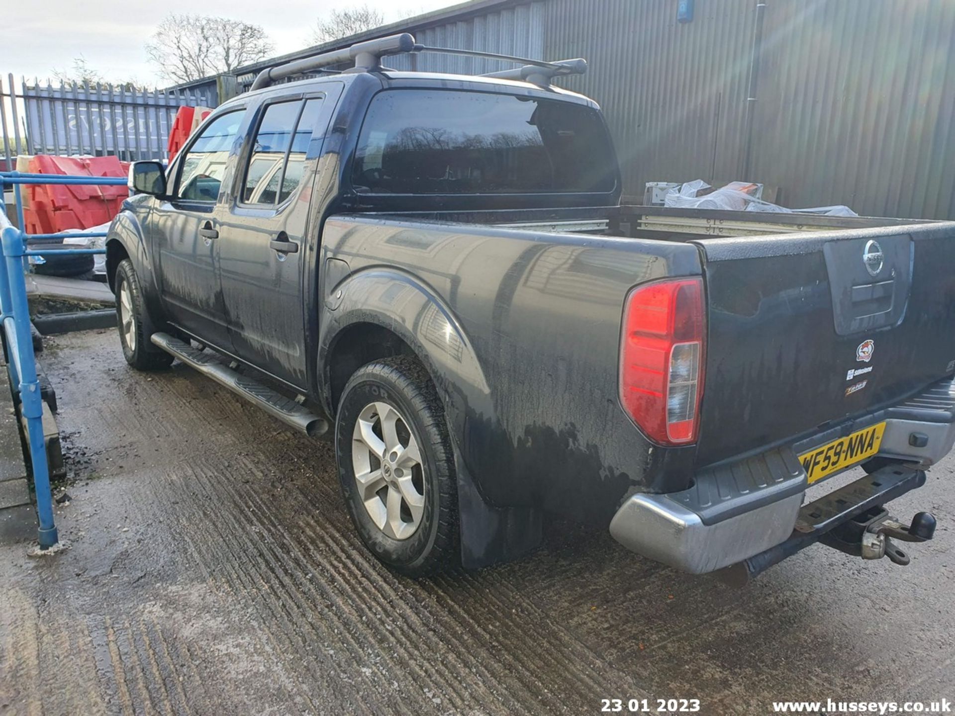 09/59 NISSAN NAVARA TEKNA D/C DCI - 2488cc 4dr Pickup (Black, 88k) - Image 43 of 58