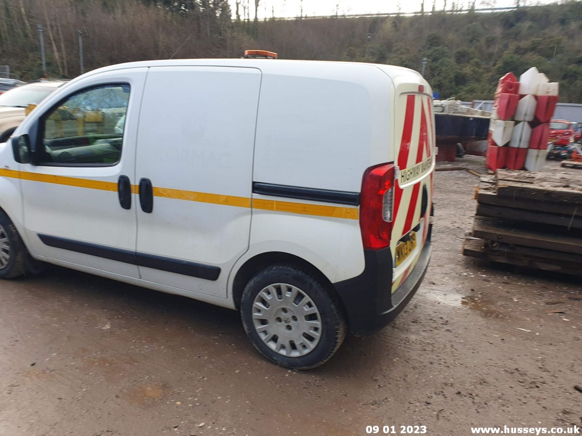 13/13 PEUGEOT BIPPER SE HDI - 1248cc 5dr Van (White, 137k) - Image 9 of 37