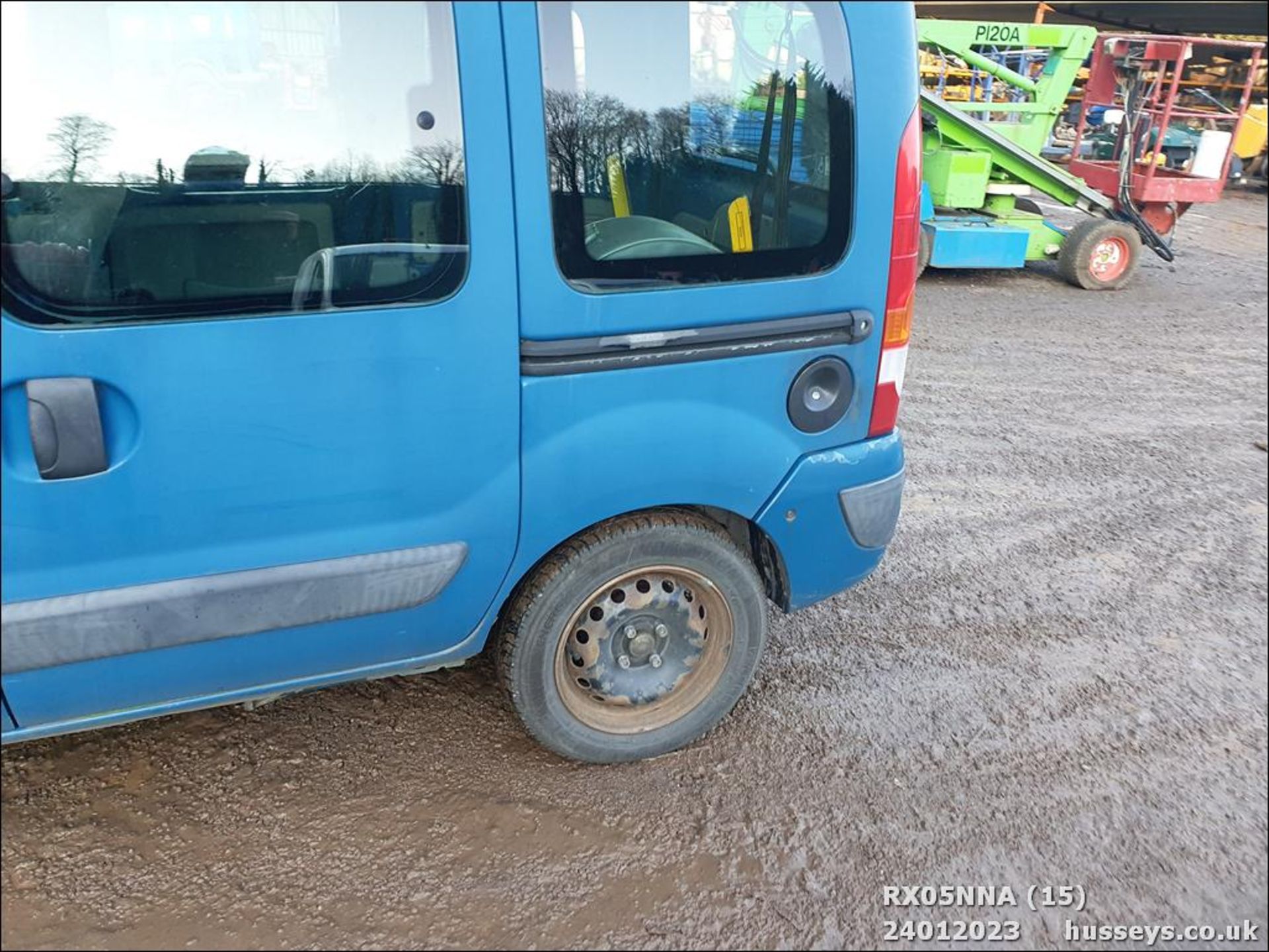 05/05 RENAULT KANGOO EXPRESSION 16V - 1149cc 5dr MPV (Blue) - Image 15 of 45