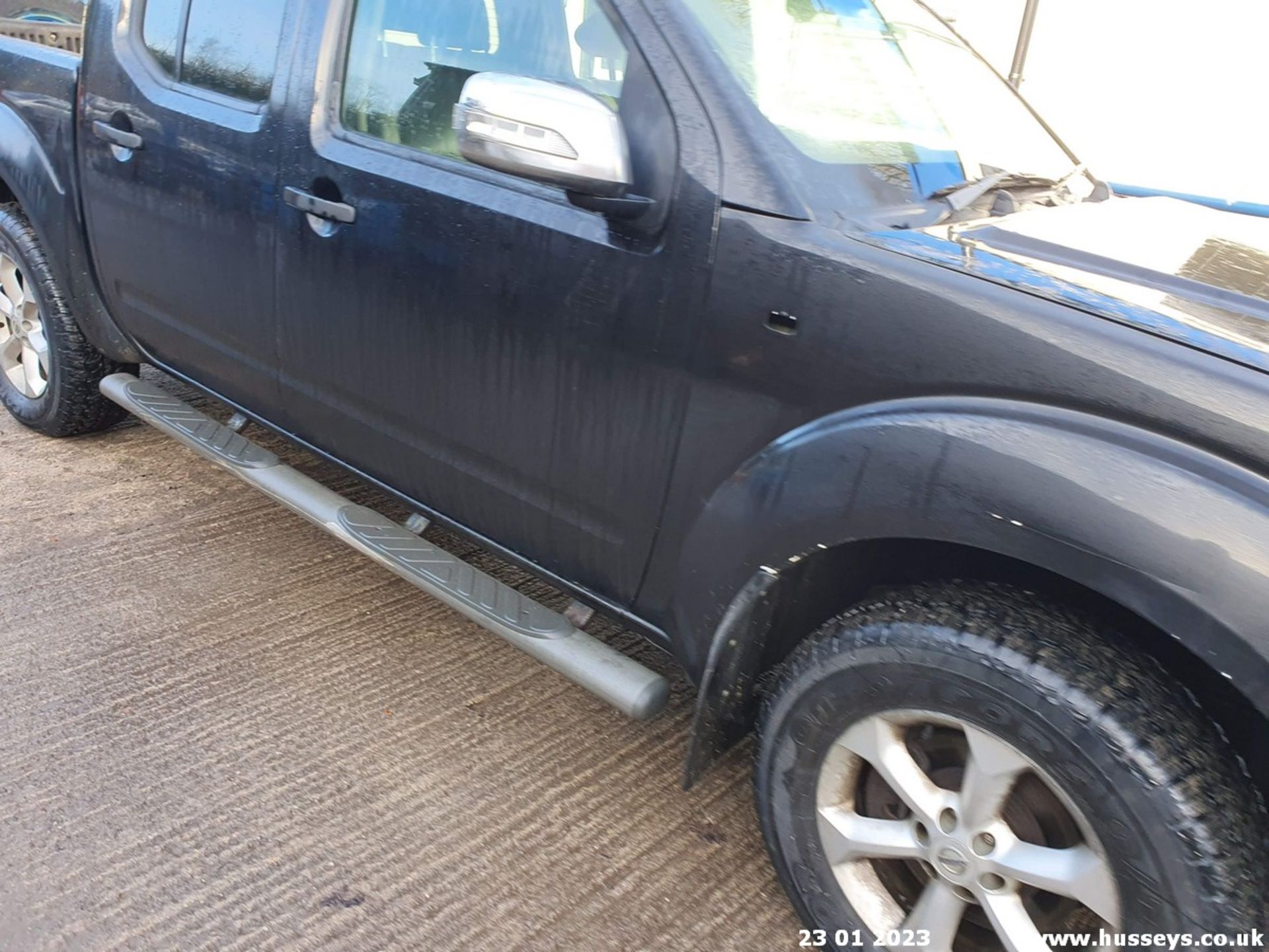 09/59 NISSAN NAVARA TEKNA D/C DCI - 2488cc 4dr Pickup (Black, 88k) - Image 31 of 58