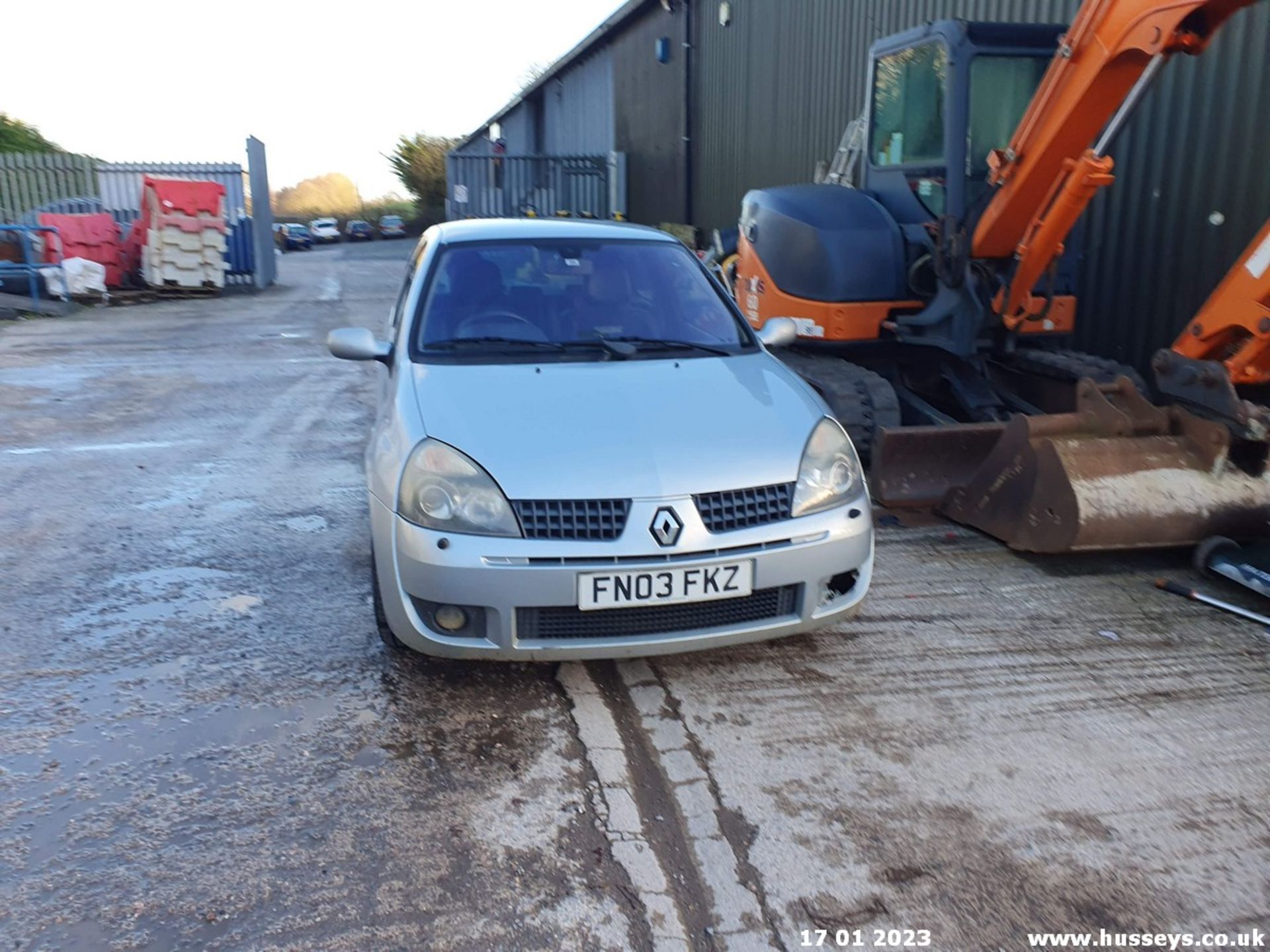 03/03 RENAULT CLIO SPORT - 1998cc 3dr Hatchback (Silver, 148k) - Image 4 of 25