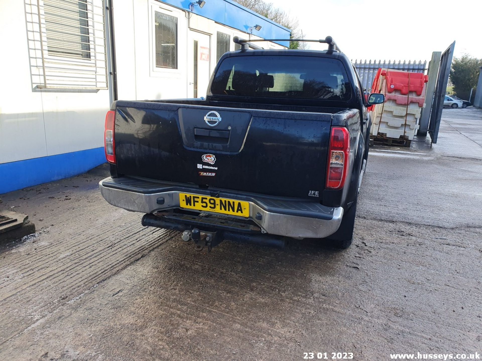 09/59 NISSAN NAVARA TEKNA D/C DCI - 2488cc 4dr Pickup (Black, 88k) - Image 38 of 58