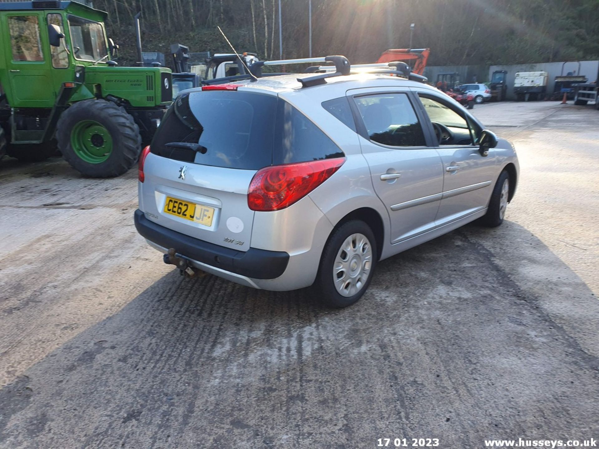 12/62 PEUGEOT 207 ACCESS SW - 1360cc 5dr Estate (Silver, 116k) - Image 19 of 37