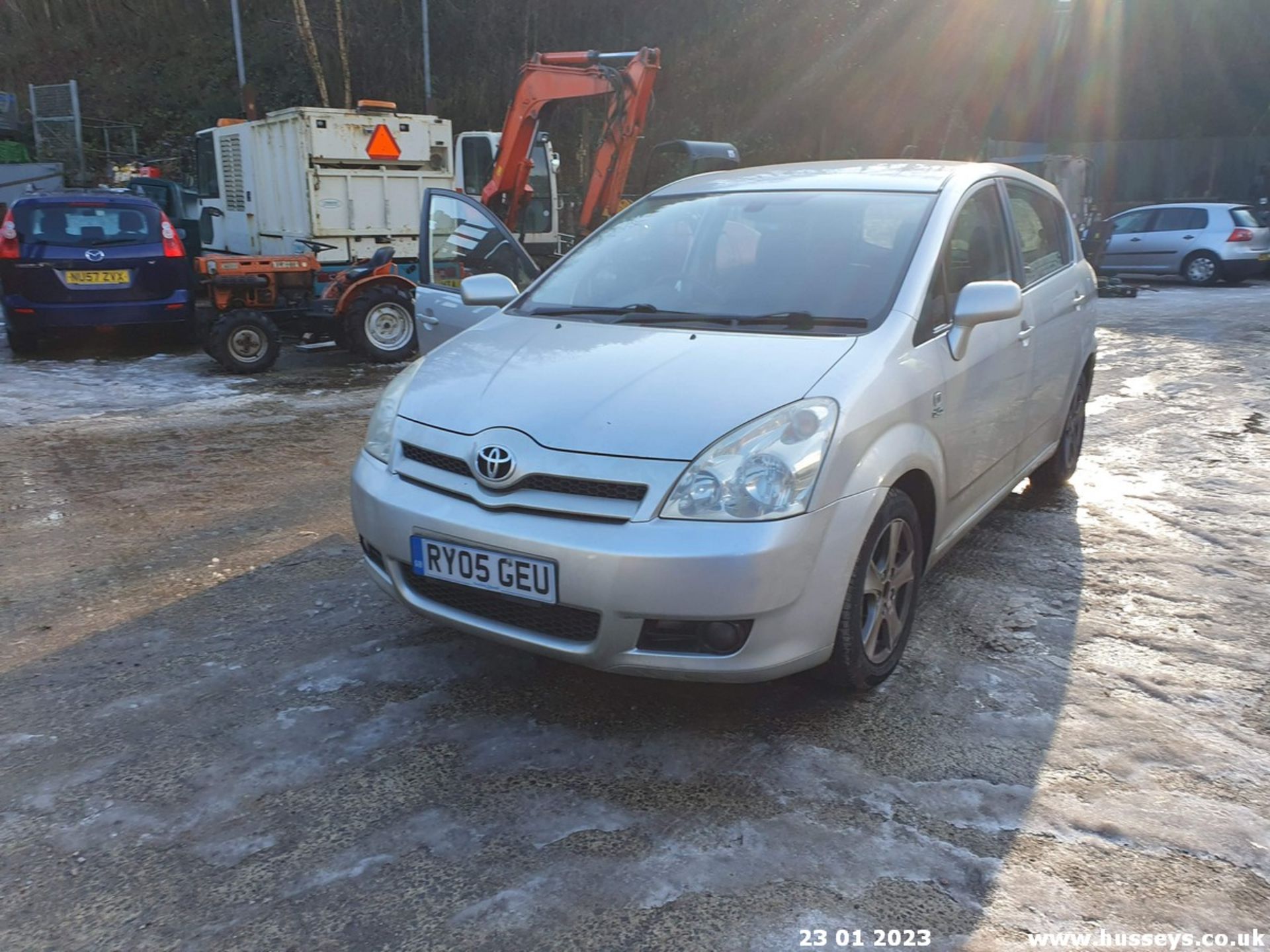 05/05 TOYOTA COROLLA VERSO D-4D T3 - 1995cc 5dr MPV (Silver, 129k) - Image 27 of 33