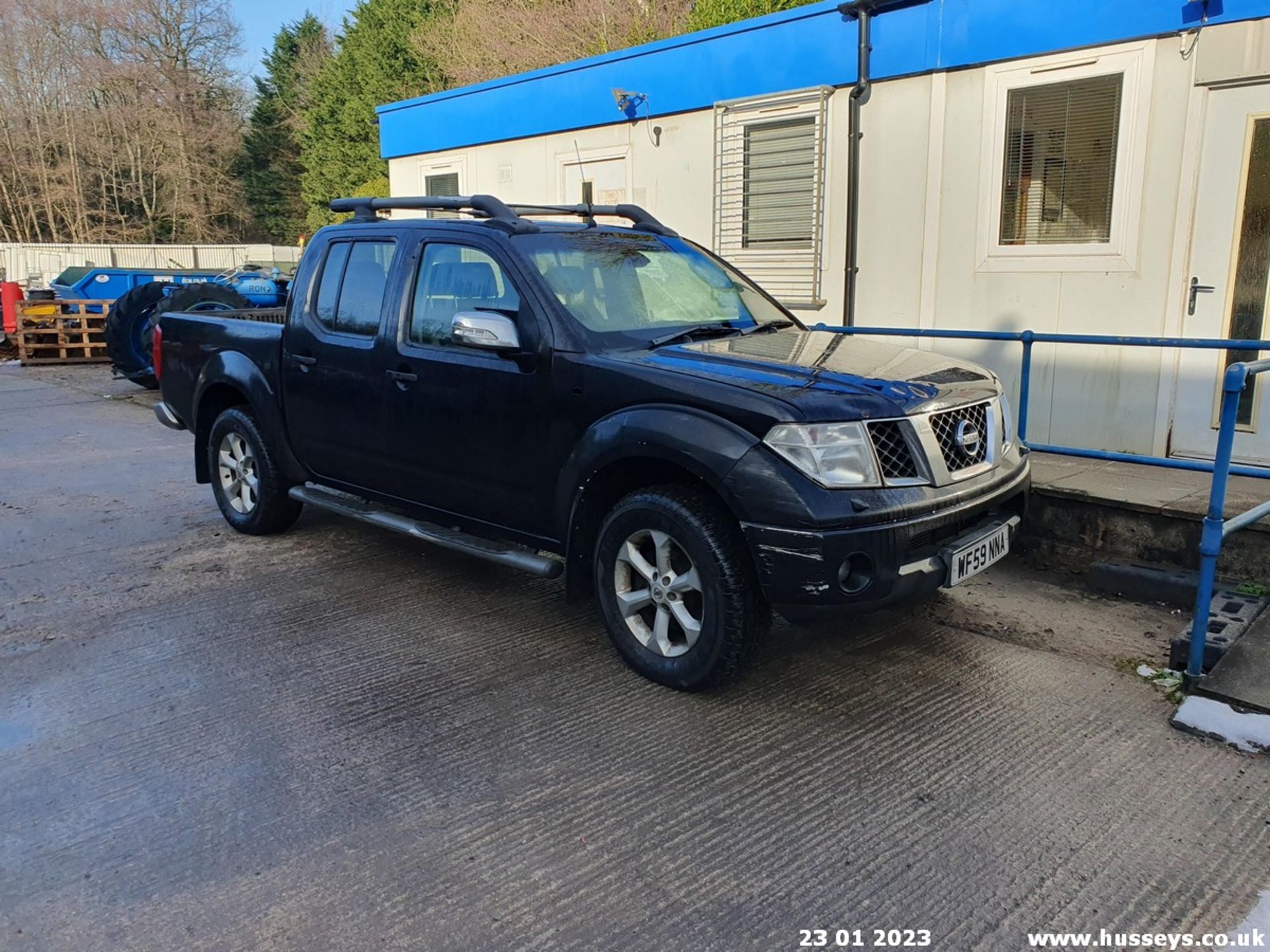 09/59 NISSAN NAVARA TEKNA D/C DCI - 2488cc 4dr Pickup (Black, 88k) - Image 27 of 58