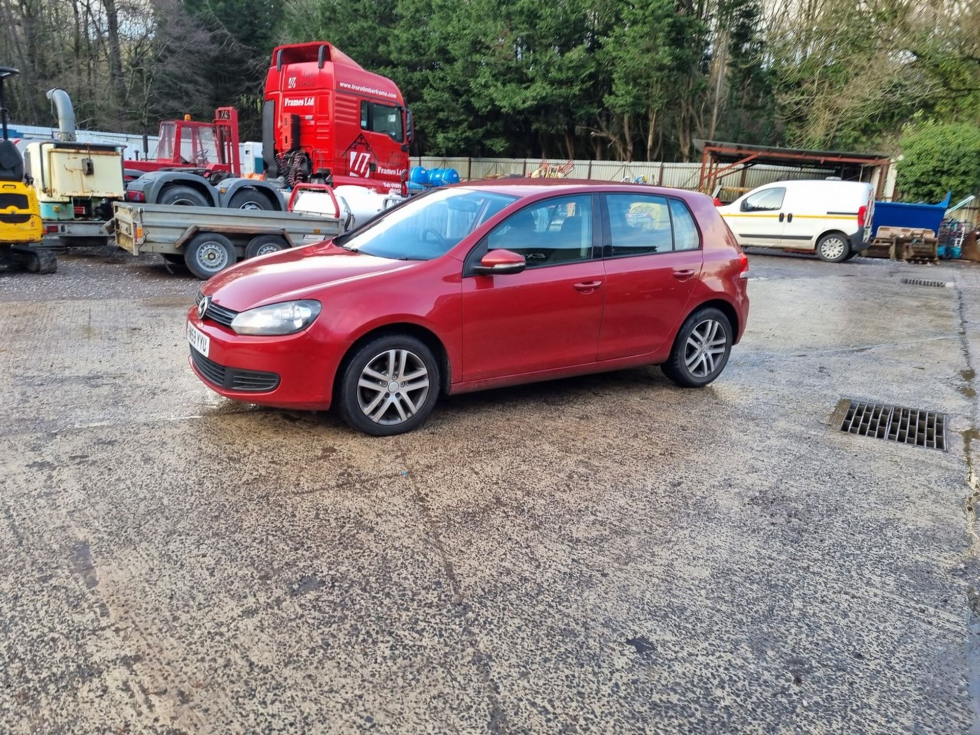 09/59 VOLKSWAGEN GOLF SE TDI S-A - 1598cc 5dr Hatchback (Red, 99k) - Image 11 of 45