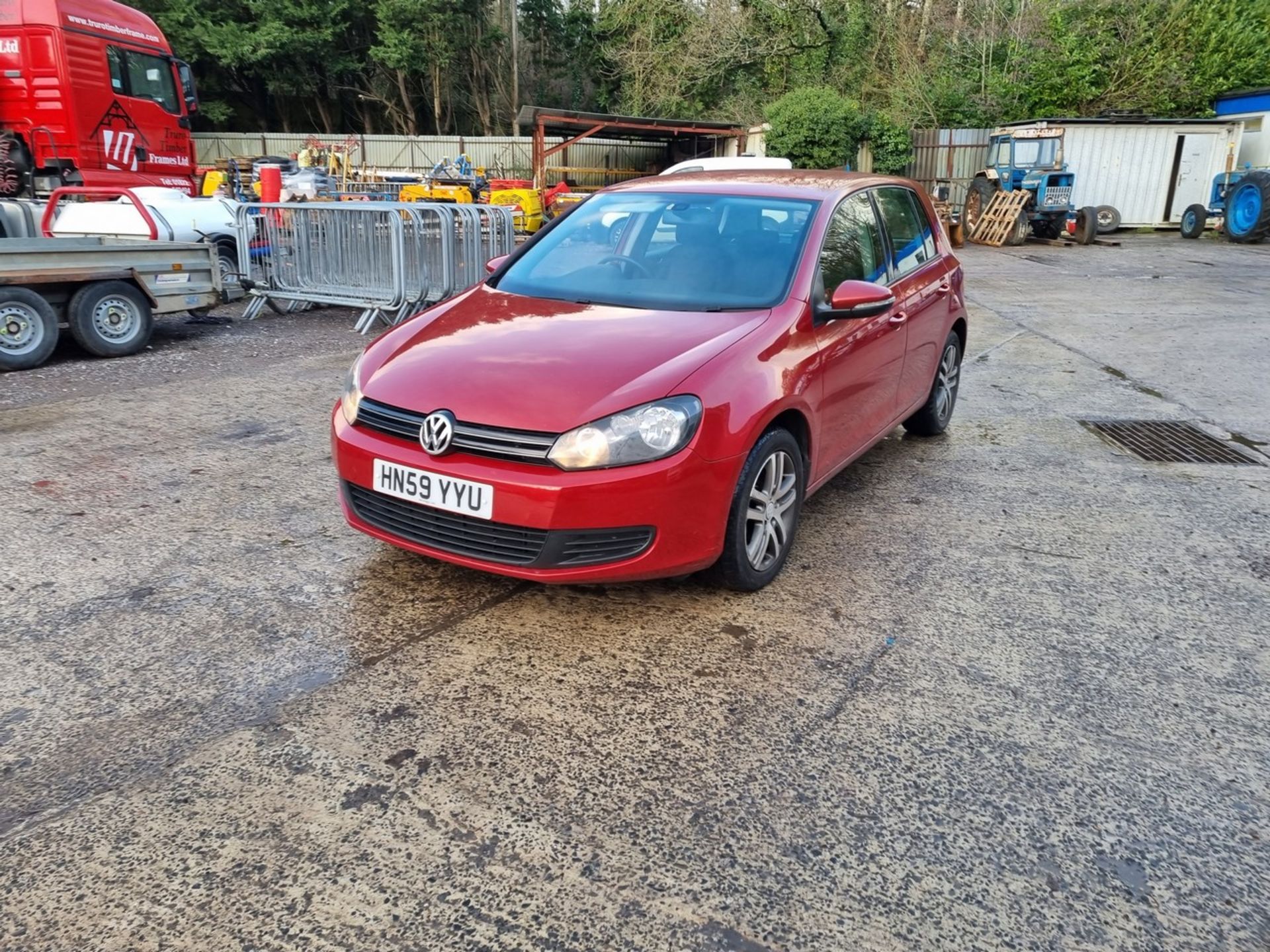 09/59 VOLKSWAGEN GOLF SE TDI S-A - 1598cc 5dr Hatchback (Red, 99k) - Image 9 of 45