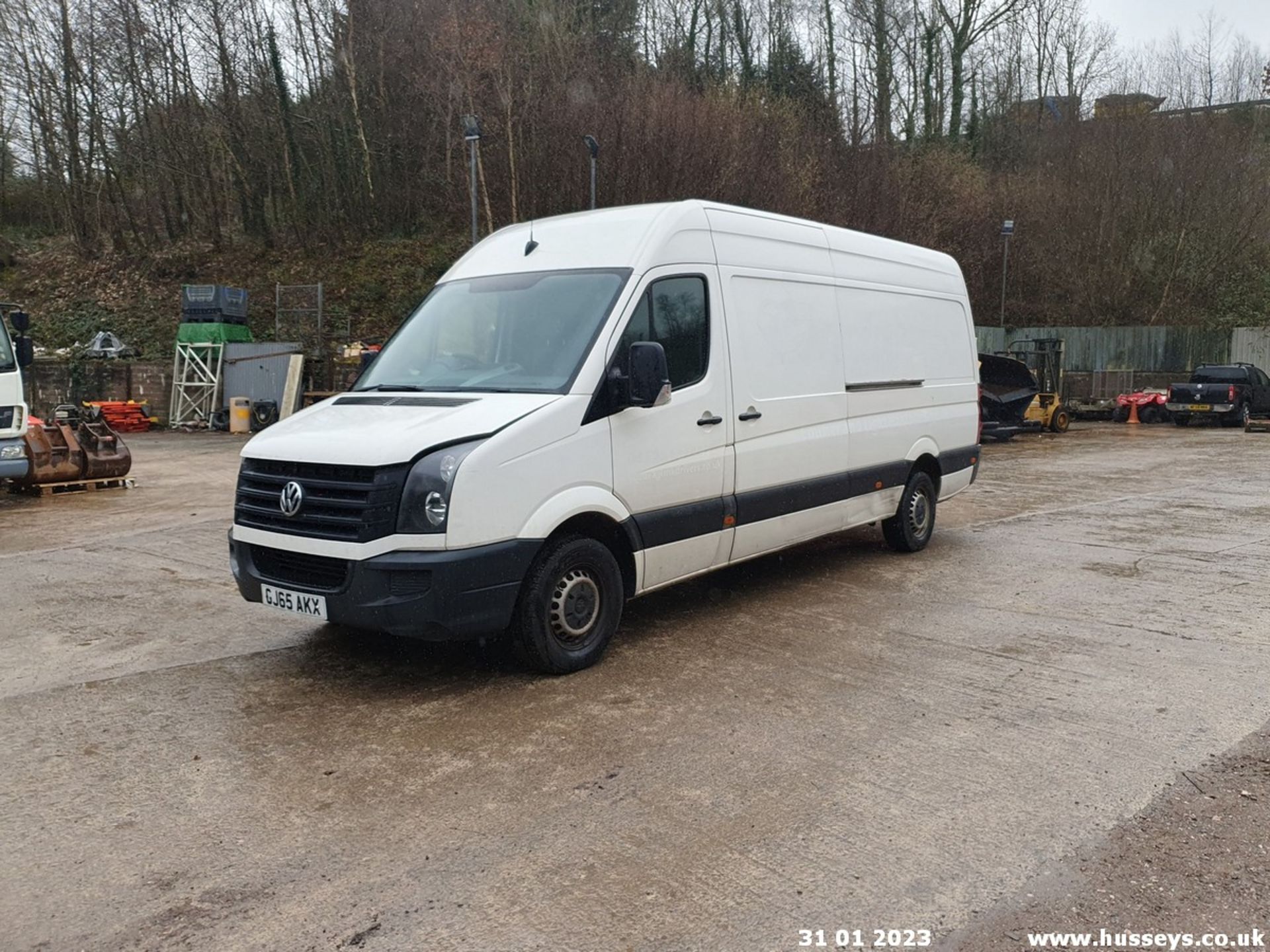 15/65 VOLKSWAGEN CRAFTER CR35 STARTLINE TD - 1968cc 5dr Van (White, 239k) - Image 2 of 55