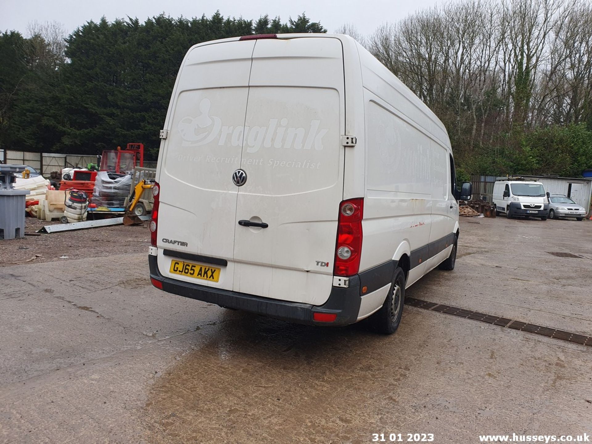 15/65 VOLKSWAGEN CRAFTER CR35 STARTLINE TD - 1968cc 5dr Van (White, 239k) - Image 20 of 55