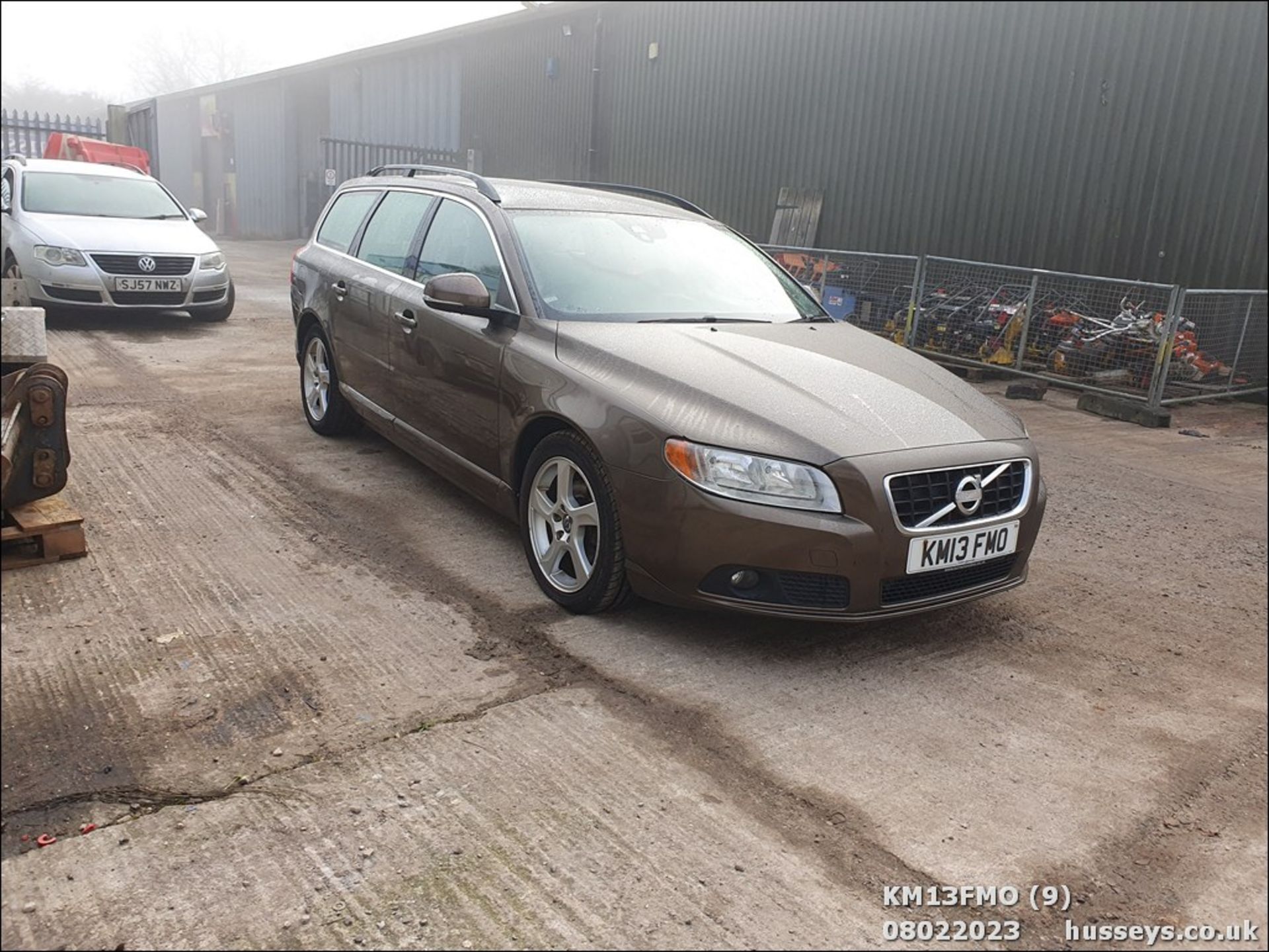 13/13 VOLVO V70 SE D2 AUTO - 1560cc 5dr Estate (Bronze, 177k) - Image 9 of 50