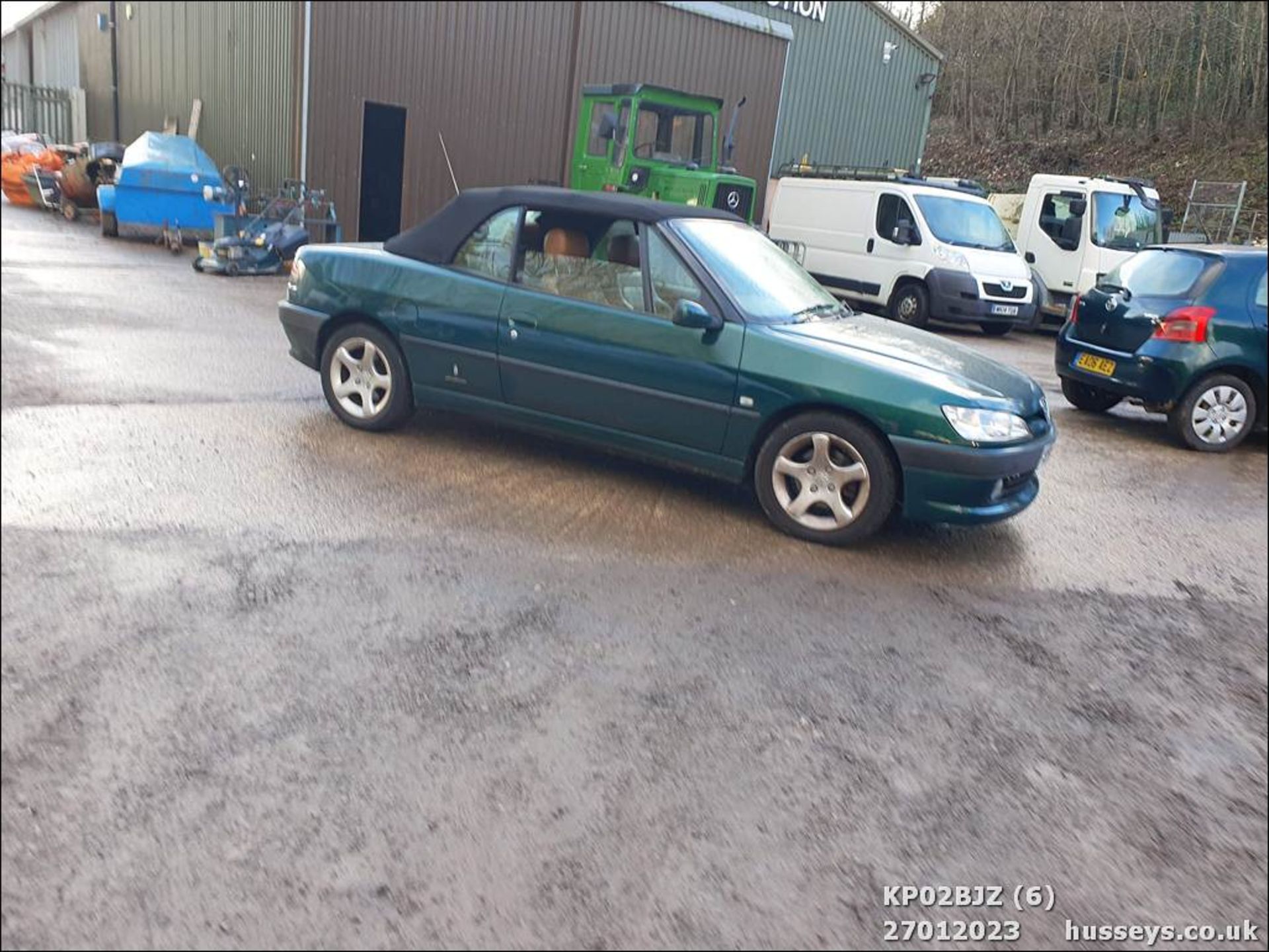 02/02 PEUGEOT 306 CABRIOLET SE 16V - 1761cc 2dr Convertible (Green, 94k) - Image 7 of 40