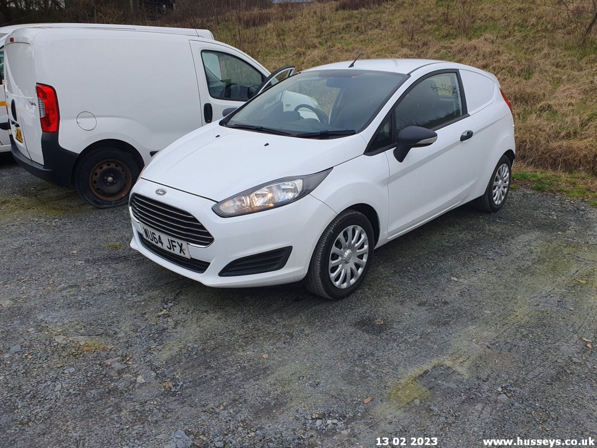 14/64 FORD FIESTA BASE TDCI - 1499cc 3dr Van (White, 103k) - Image 6 of 25