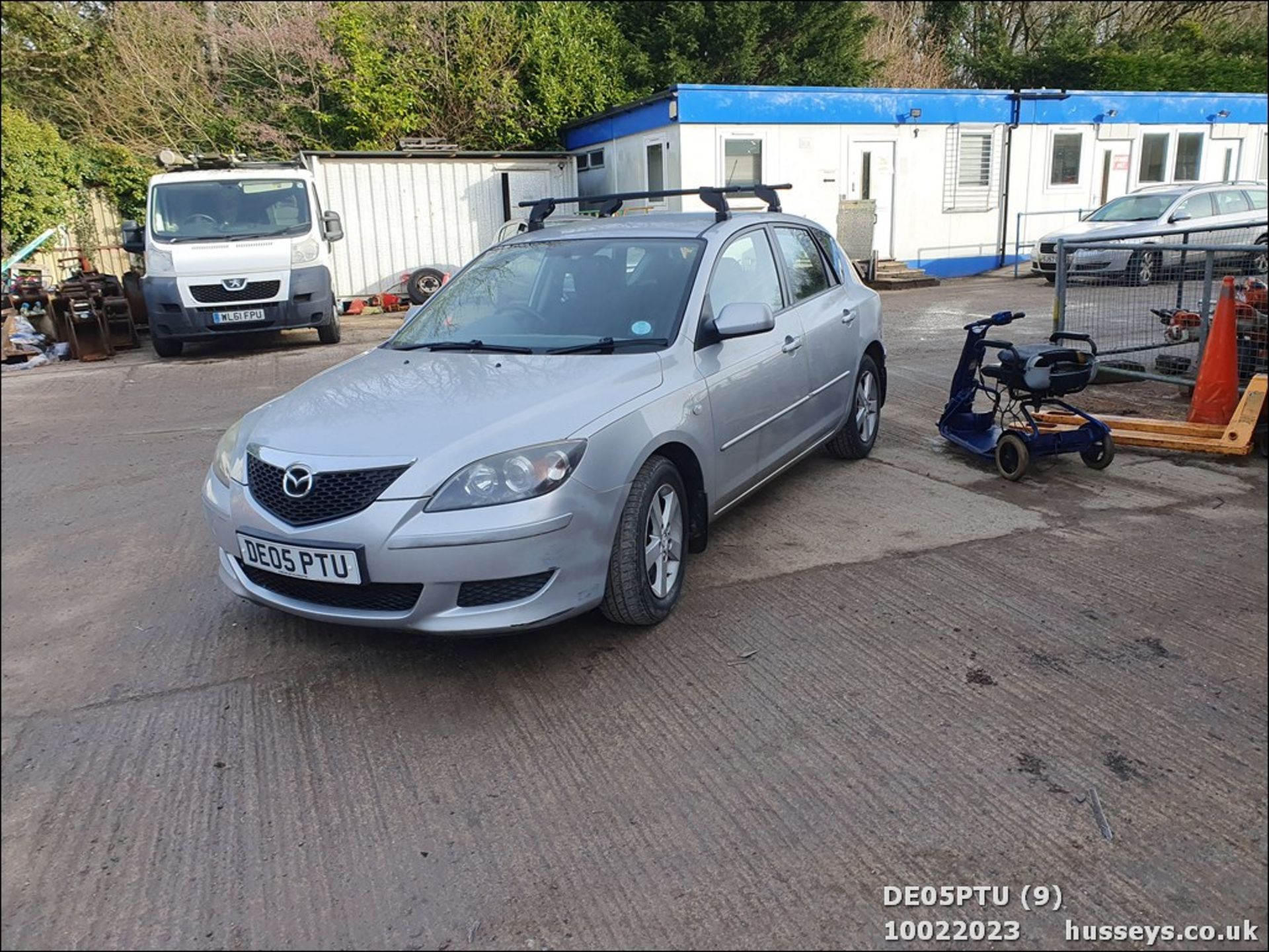 05/05 MAZDA 3 TS - 1598cc 5dr Hatchback (Silver, 101k) - Image 9 of 39