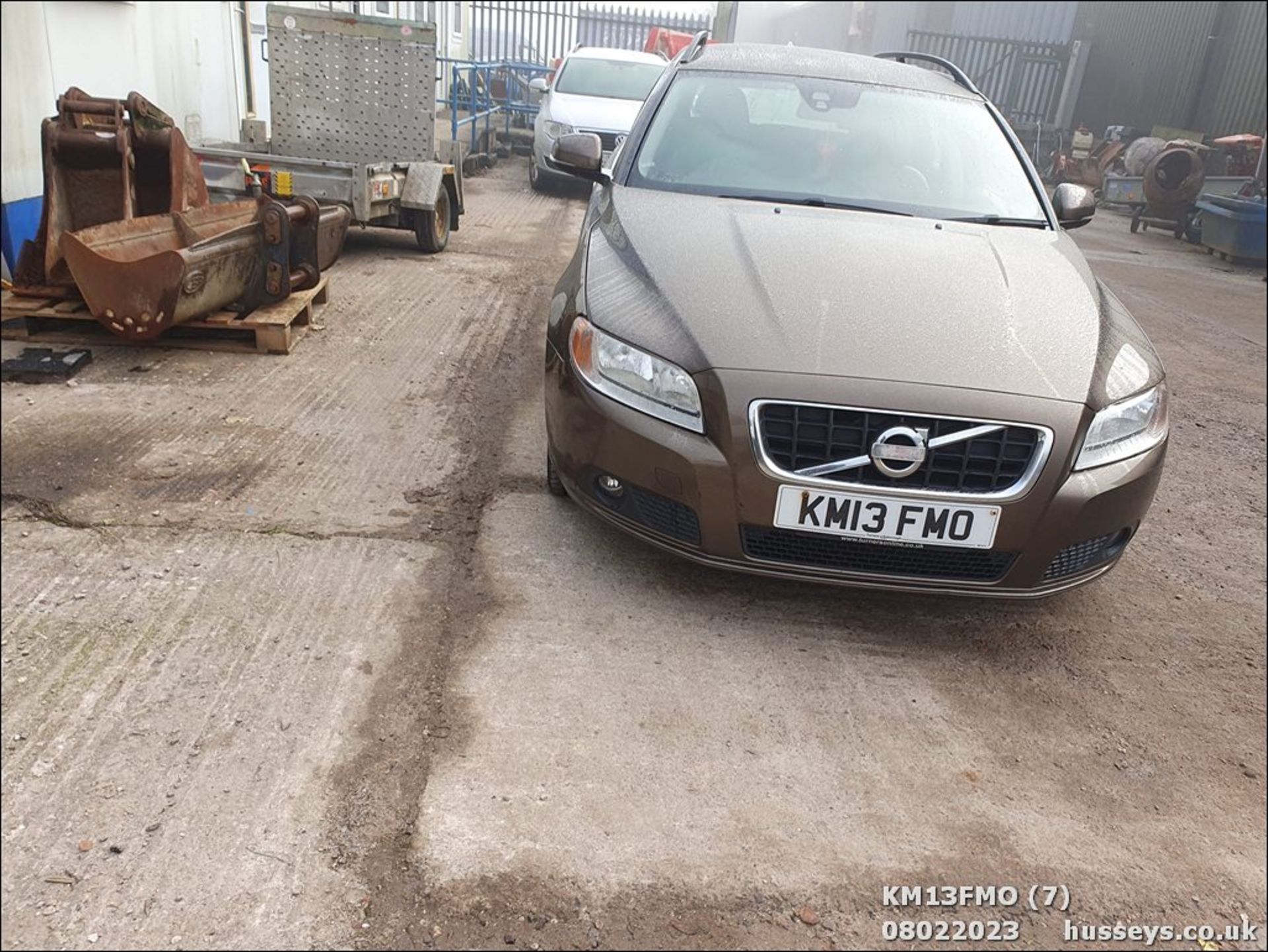 13/13 VOLVO V70 SE D2 AUTO - 1560cc 5dr Estate (Bronze, 177k) - Image 7 of 50