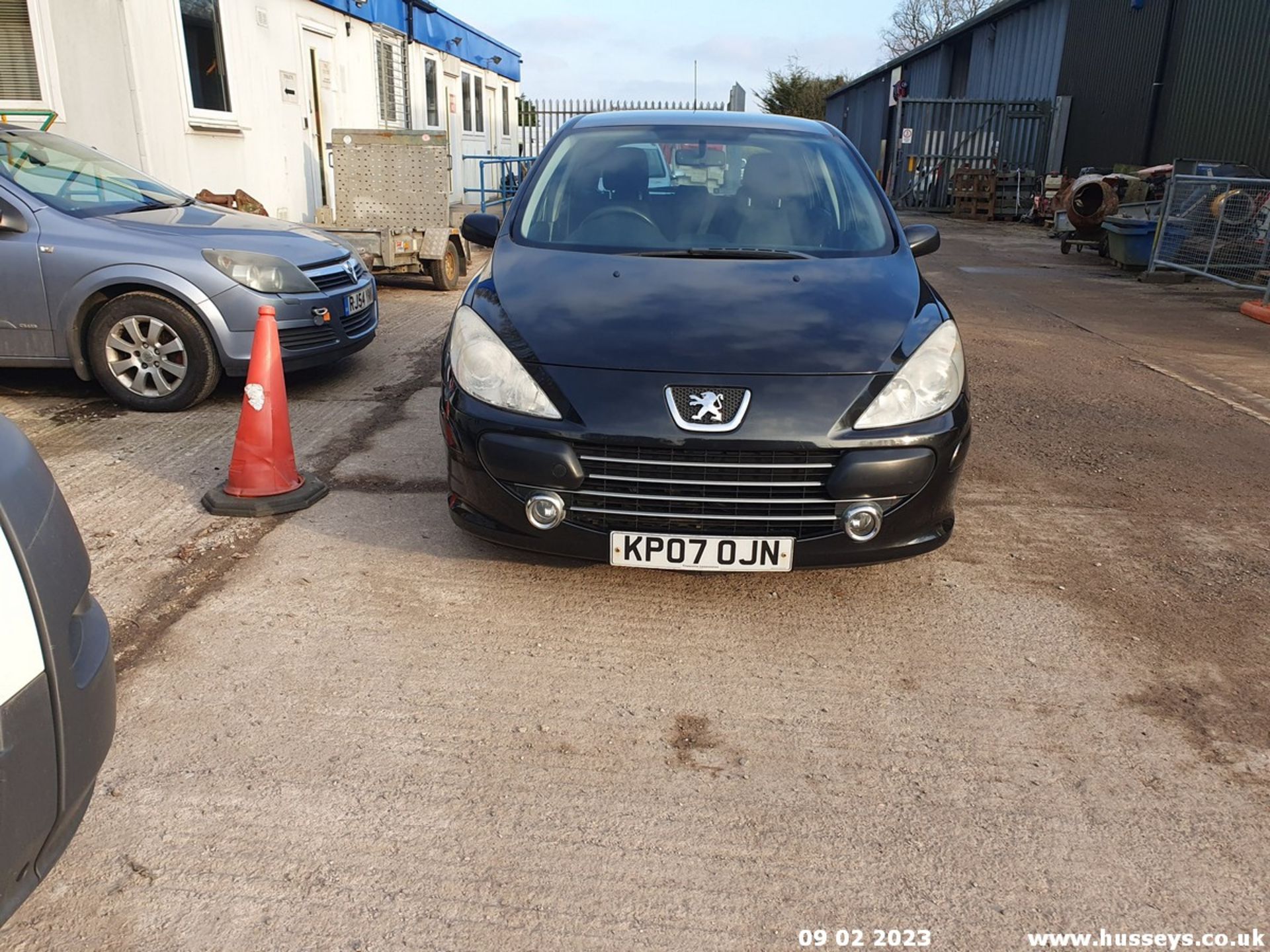 07/07 PEUGEOT 307 S - 1587cc 5dr Hatchback (Black, 90k) - Image 26 of 35