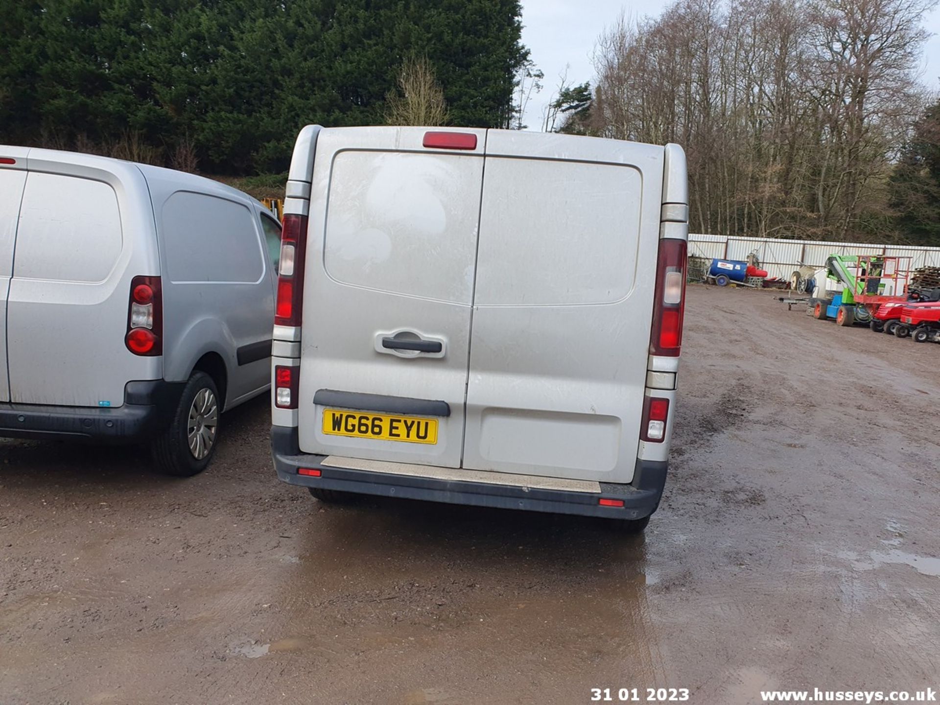 16/66 RENAULT TRAFIC SL27 SPORT NAV ENG - 1598cc 5dr Van (Silver, 170k) - Image 16 of 45