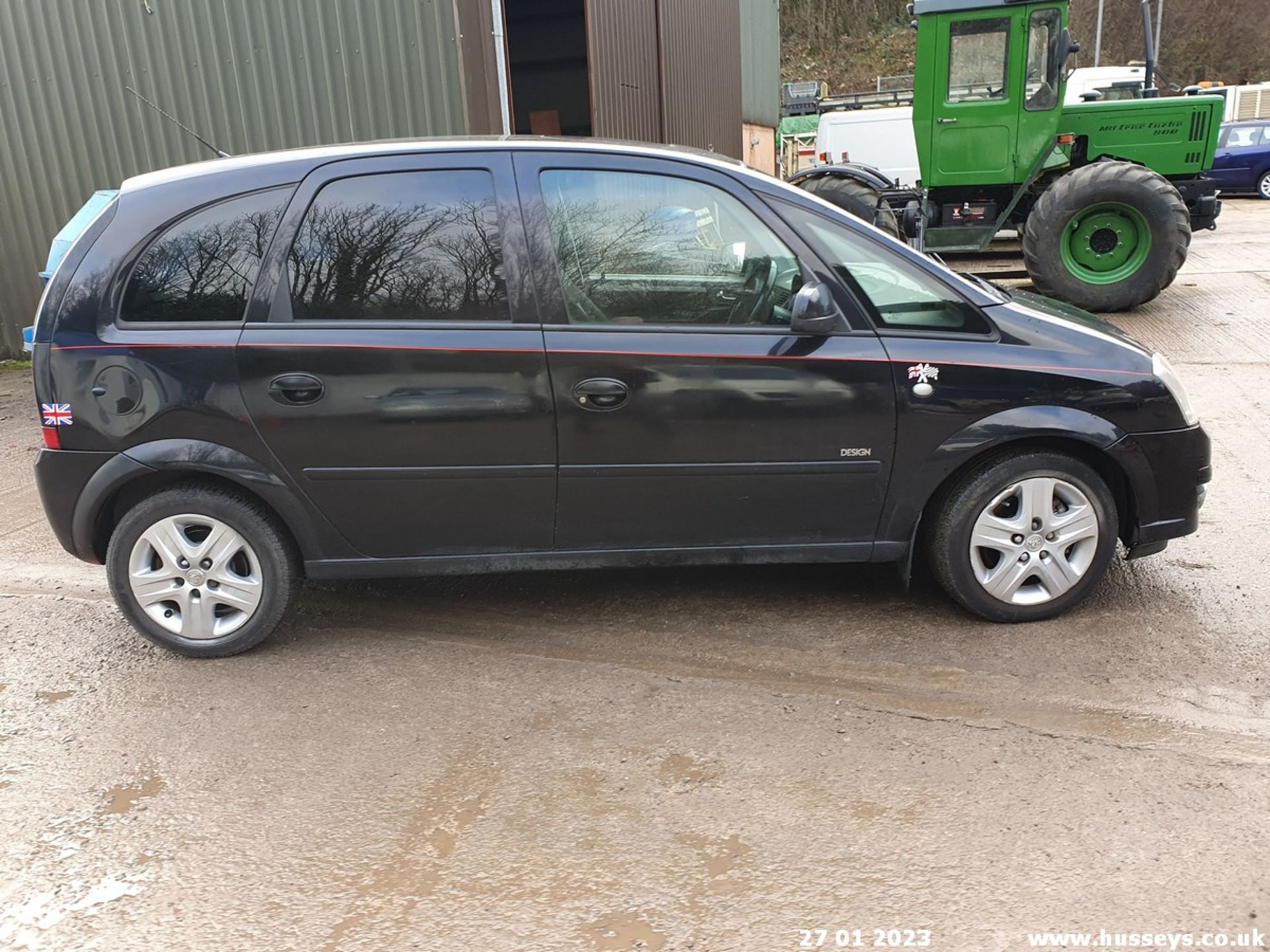 10/59 VAUXHALL MERIVA DESIGN 16V T-PORT - 1364cc 5dr MPV (Black) - Image 7 of 39