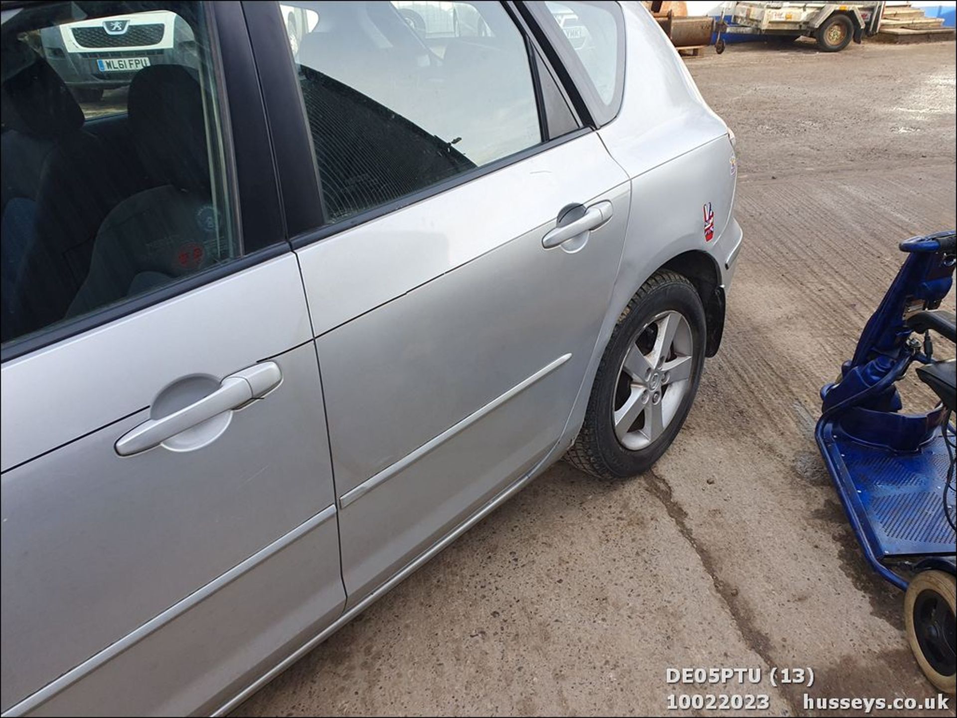 05/05 MAZDA 3 TS - 1598cc 5dr Hatchback (Silver, 101k) - Image 13 of 39