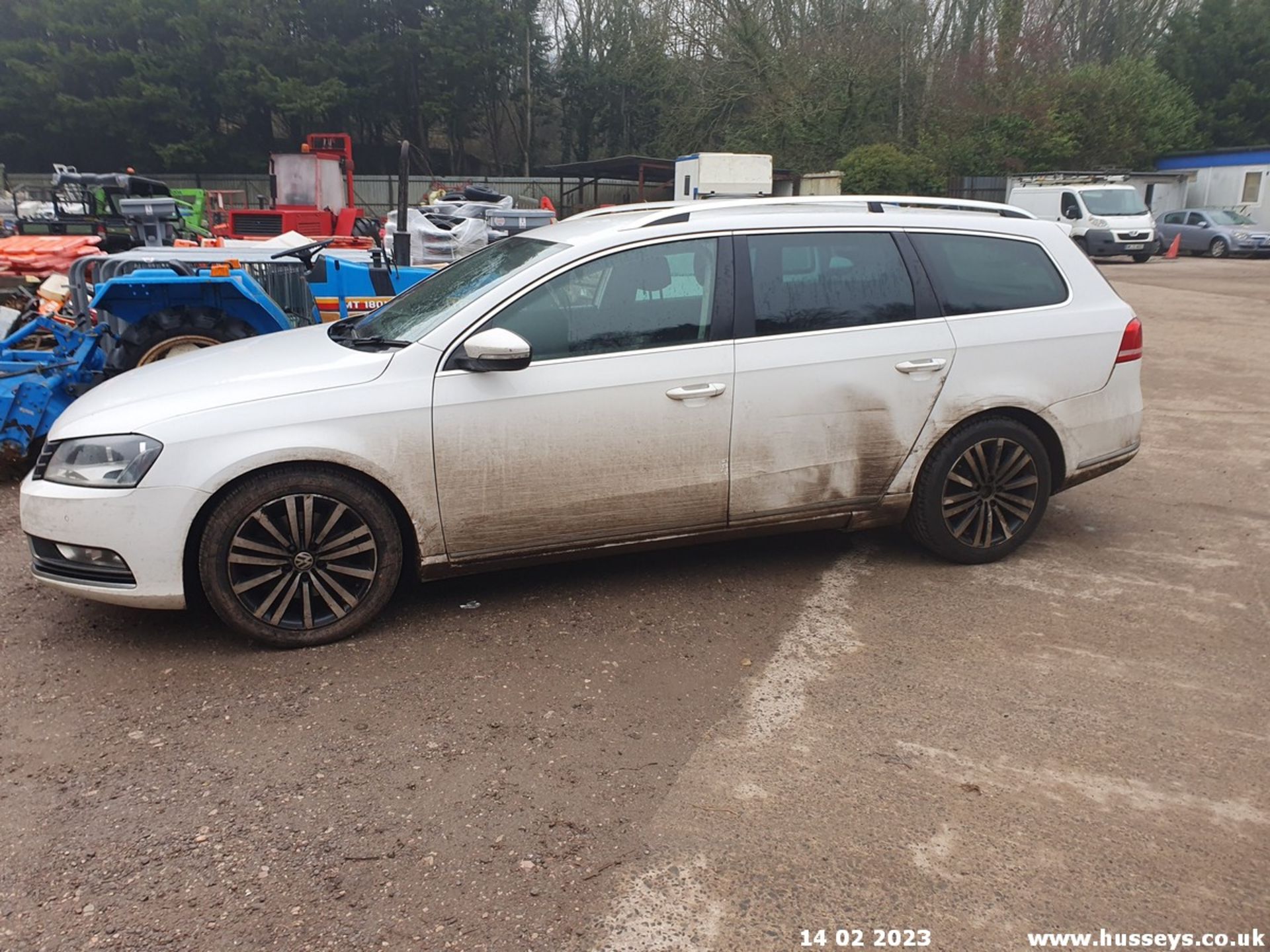 11/11 VOLKSWAGEN PASSAT SPORT BLUEMOTN TEC - 1968cc 5dr Estate (White, 141k) - Image 6 of 51