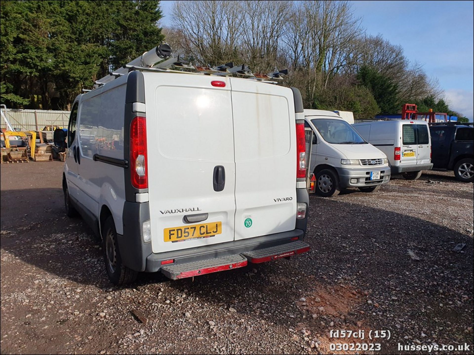 07/57 VAUXHALL VIVARO 2900 CDTI SWB - 1995cc 6dr Van (White, 85k) - Image 15 of 27