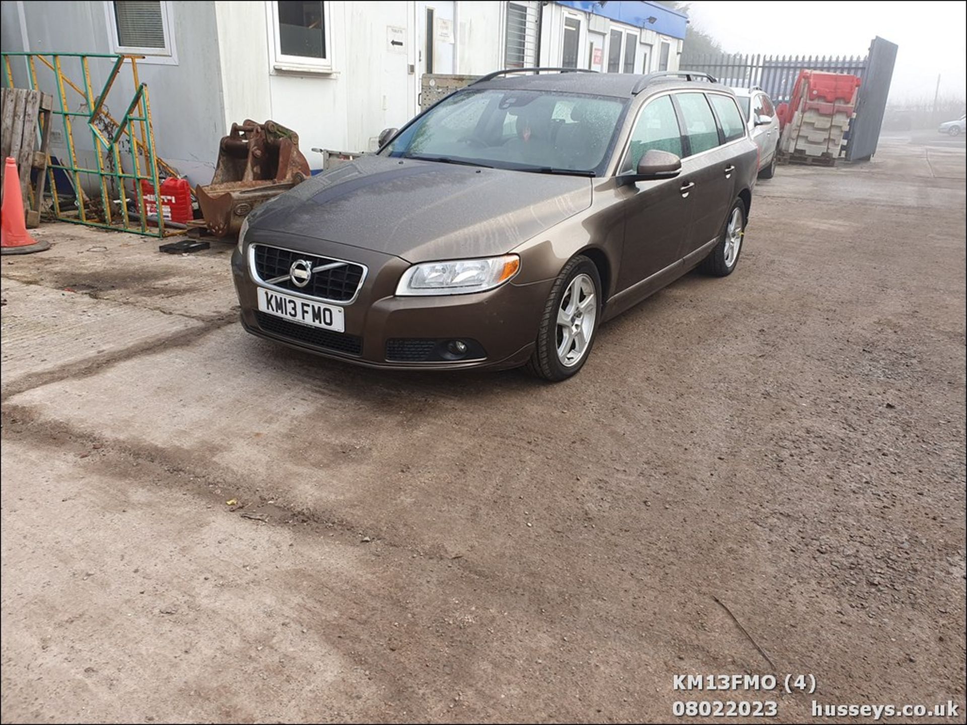 13/13 VOLVO V70 SE D2 AUTO - 1560cc 5dr Estate (Bronze, 177k) - Image 4 of 50