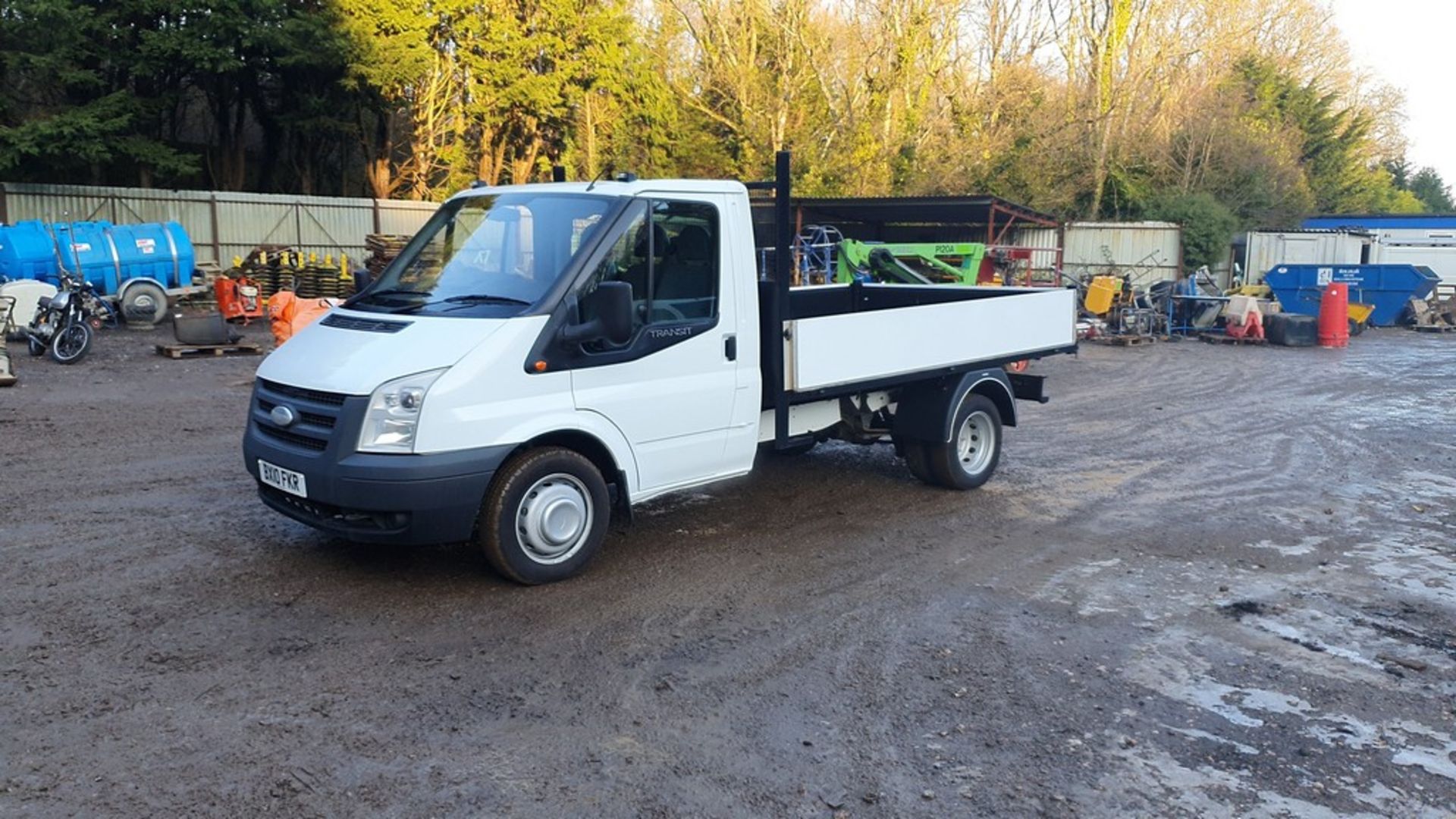 10/10 FORD TRANSIT 100 T350M RWD - 2402cc 2dr Tipper (White, 118k) - Image 26 of 27