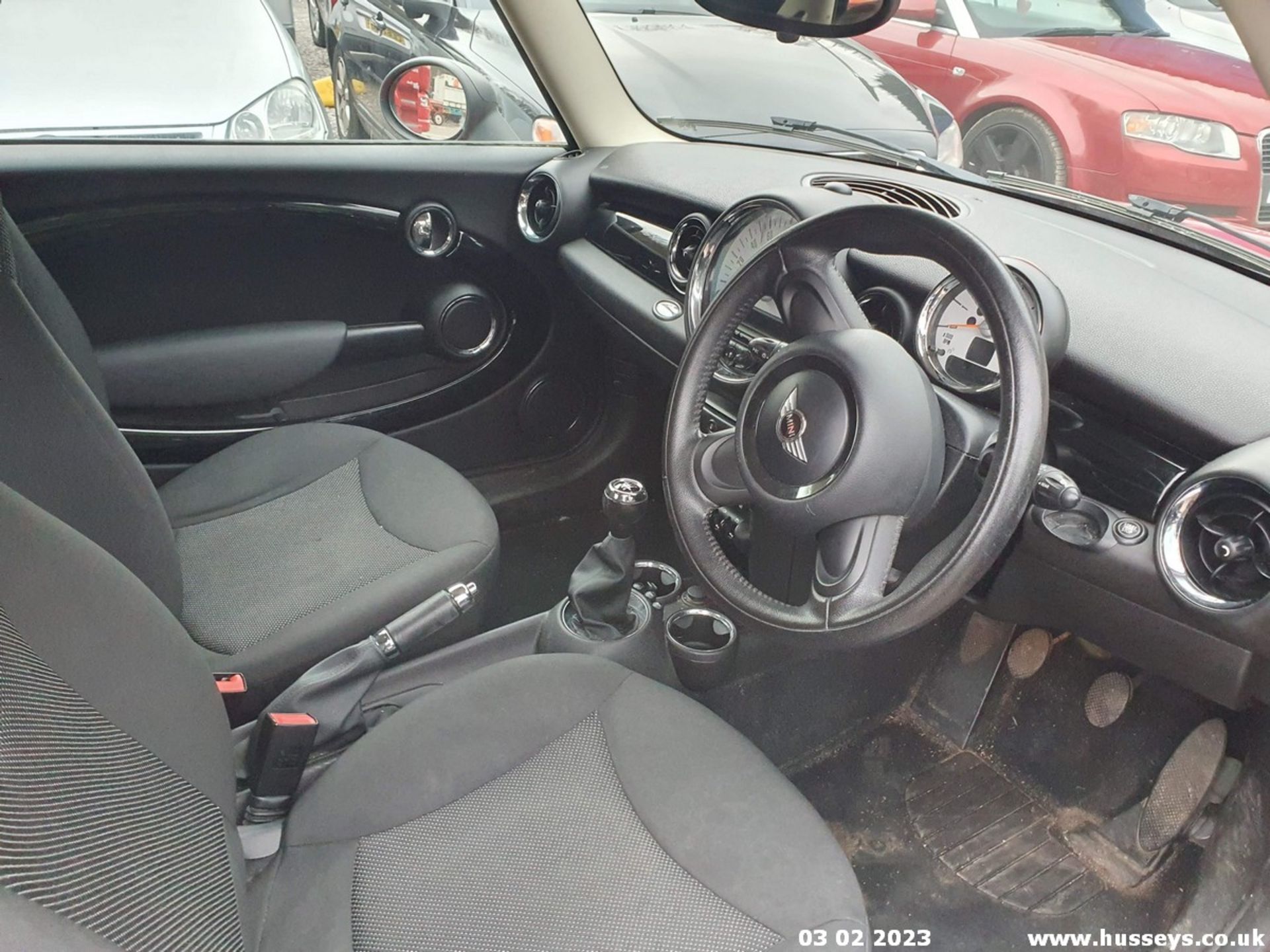 13/13 MINI ONE D - 1598cc 3dr Hatchback (Red) - Image 21 of 45