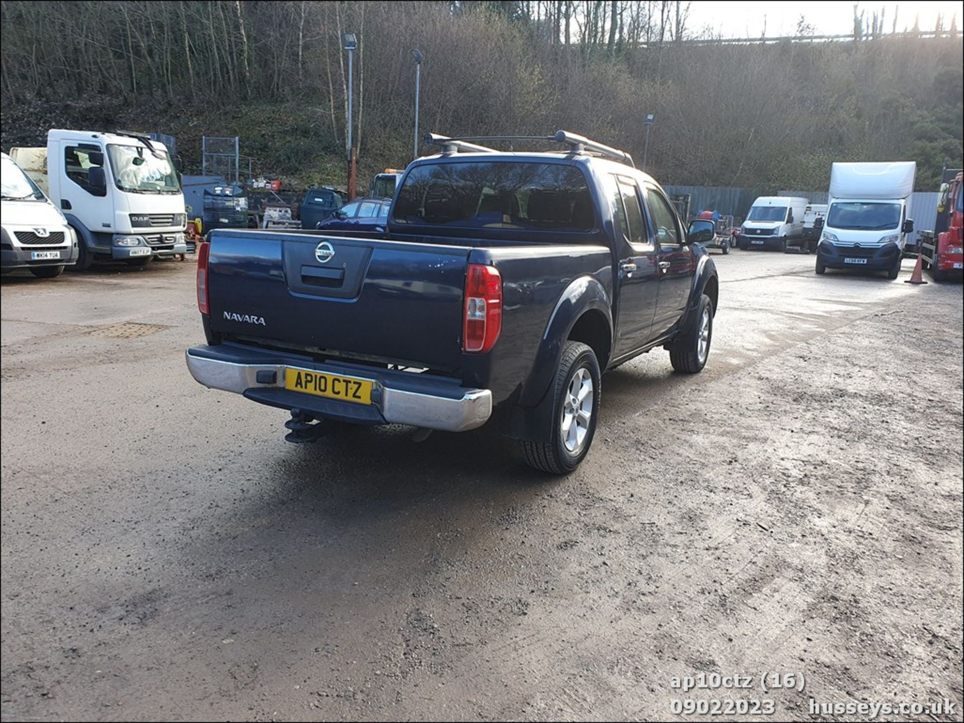 10/10 NISSAN NAVARA TEKNA D/C DCI 188 - 2488cc Pickup (Blue, 124k) - Image 17 of 45